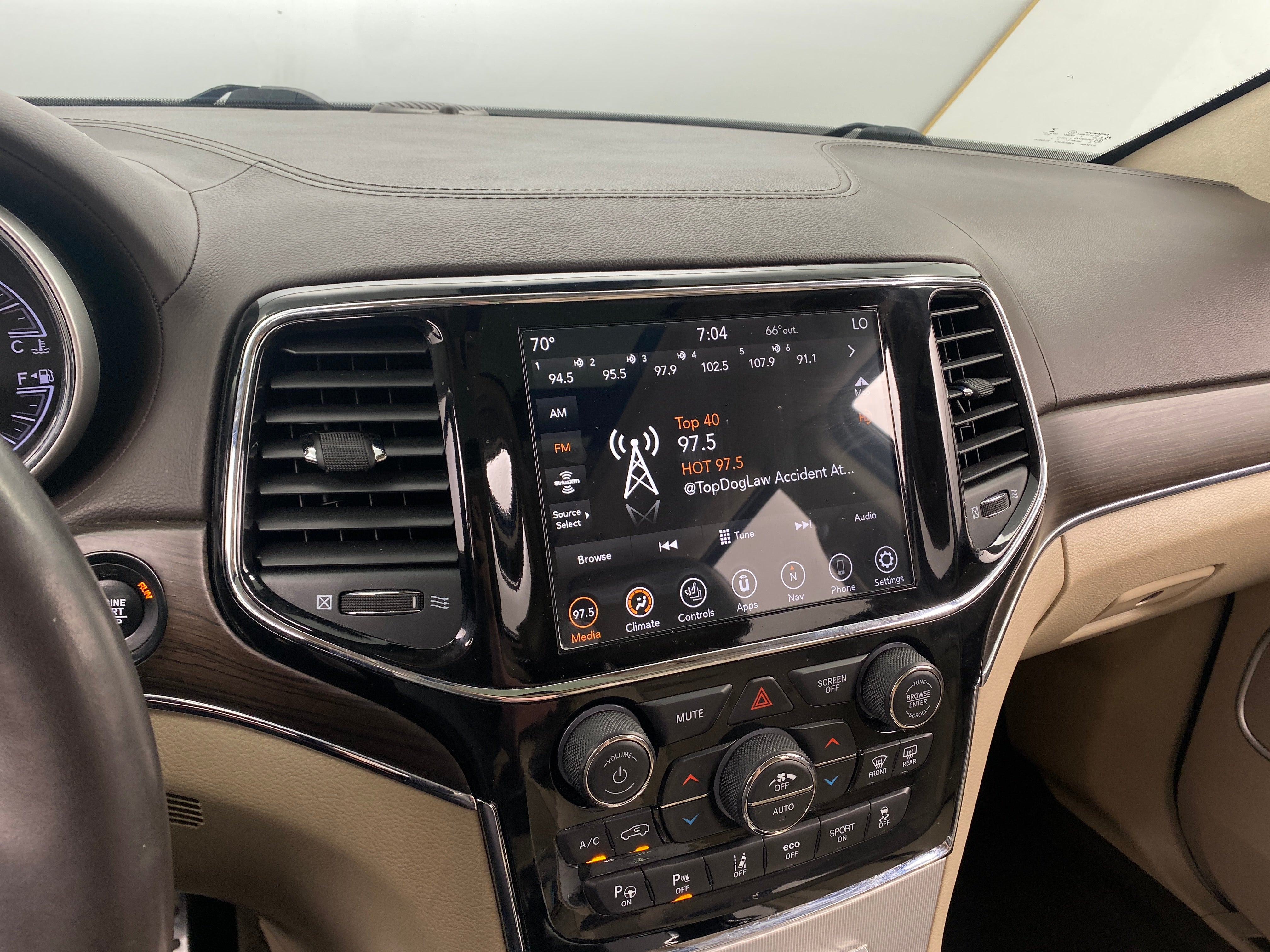 2020 Jeep Grand Cherokee Summit 3