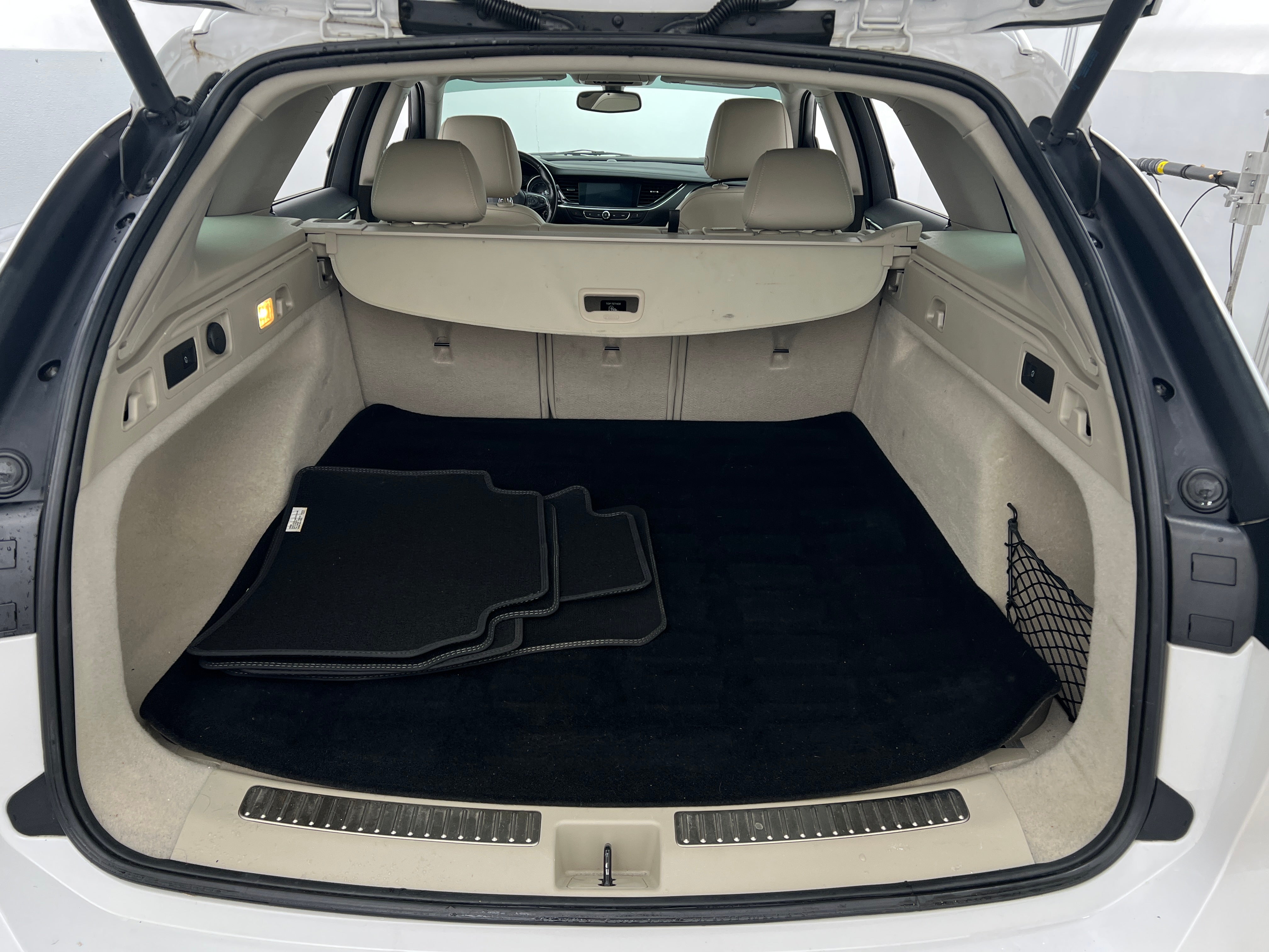 2018 Buick Regal Essence 6