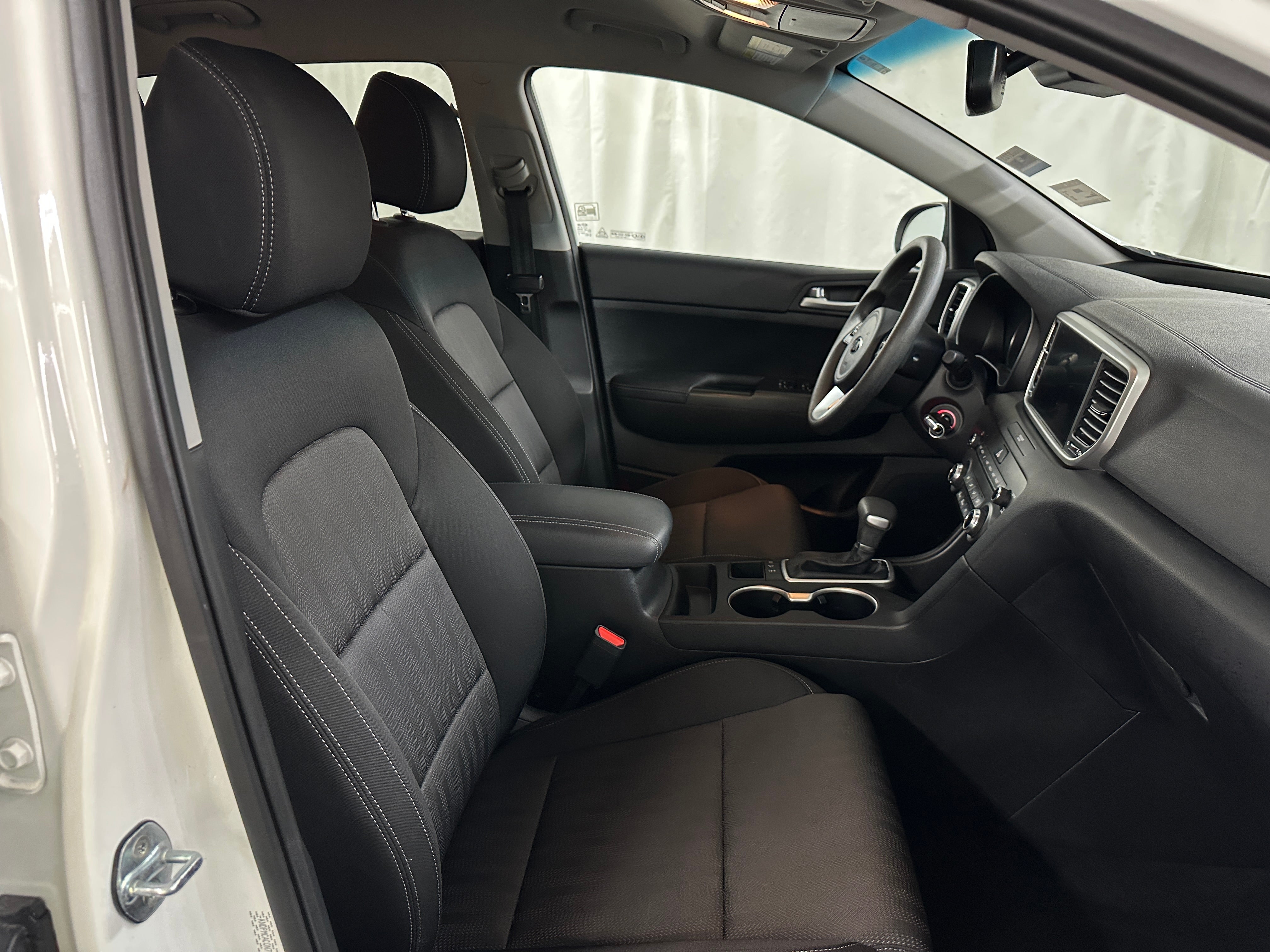 2022 Kia Sportage LX 2