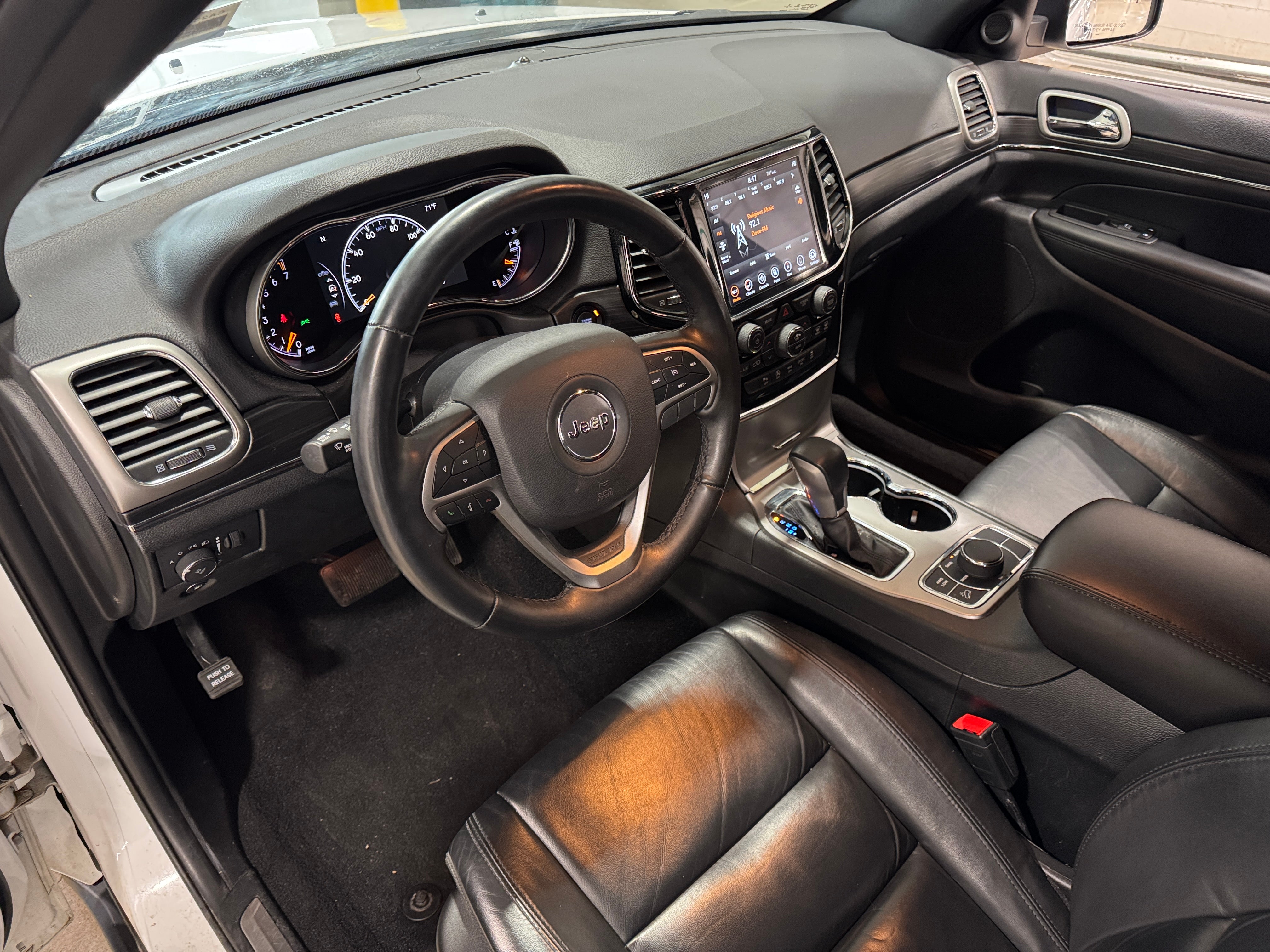 2022 Jeep Grand Cherokee Limited Edition 2