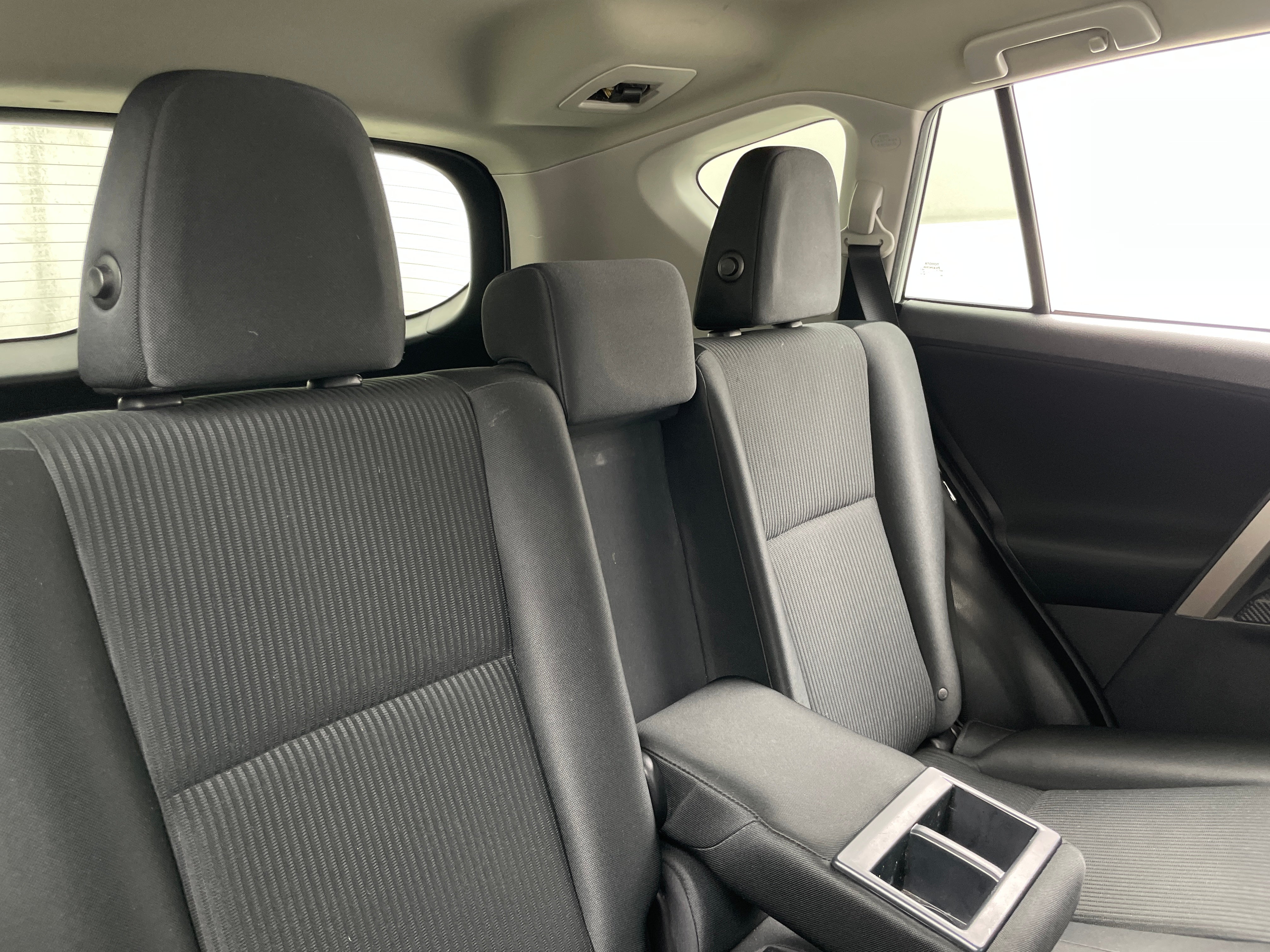 2015 Toyota RAV4 LE 6