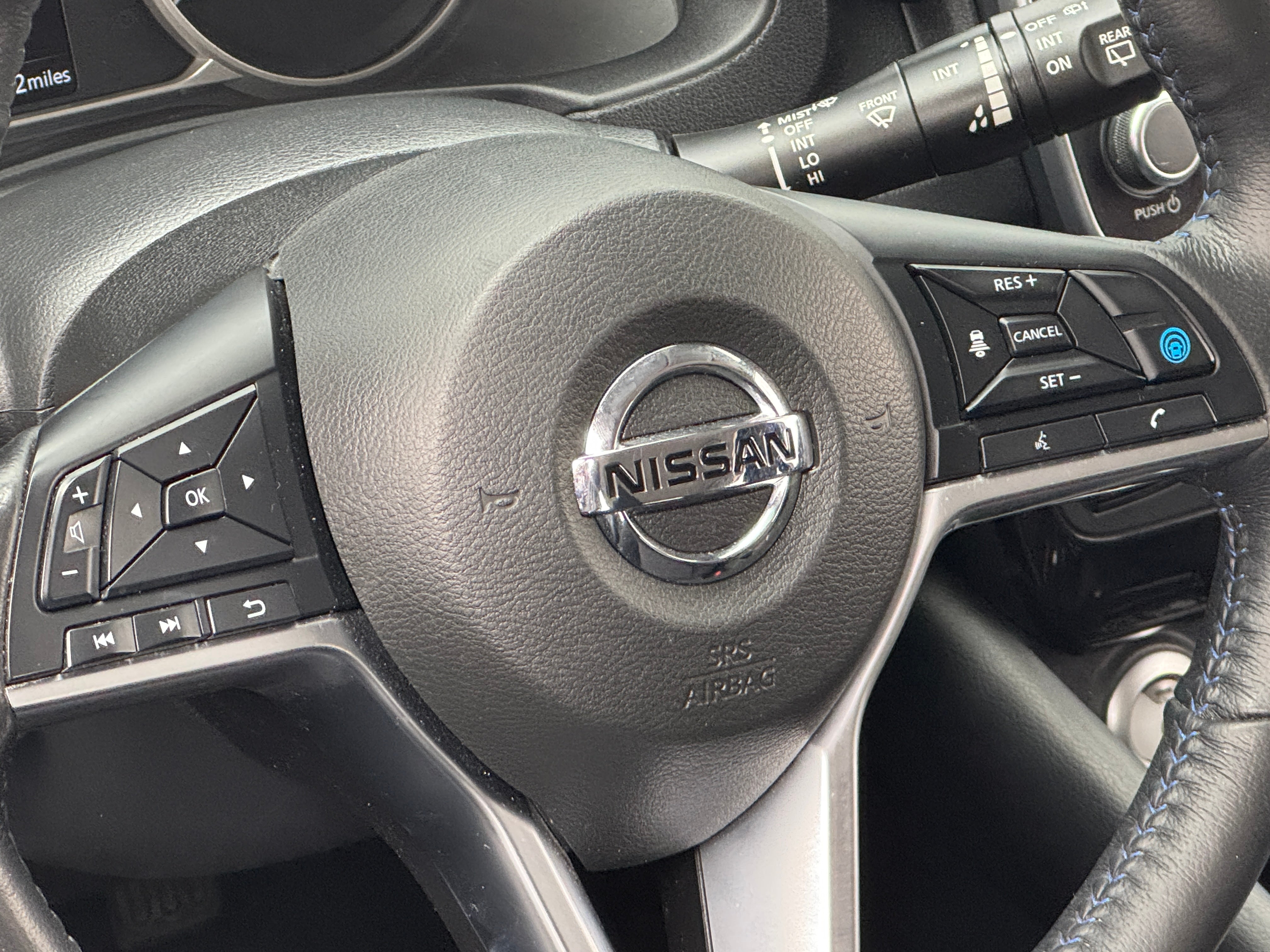 2022 Nissan Leaf SV 5