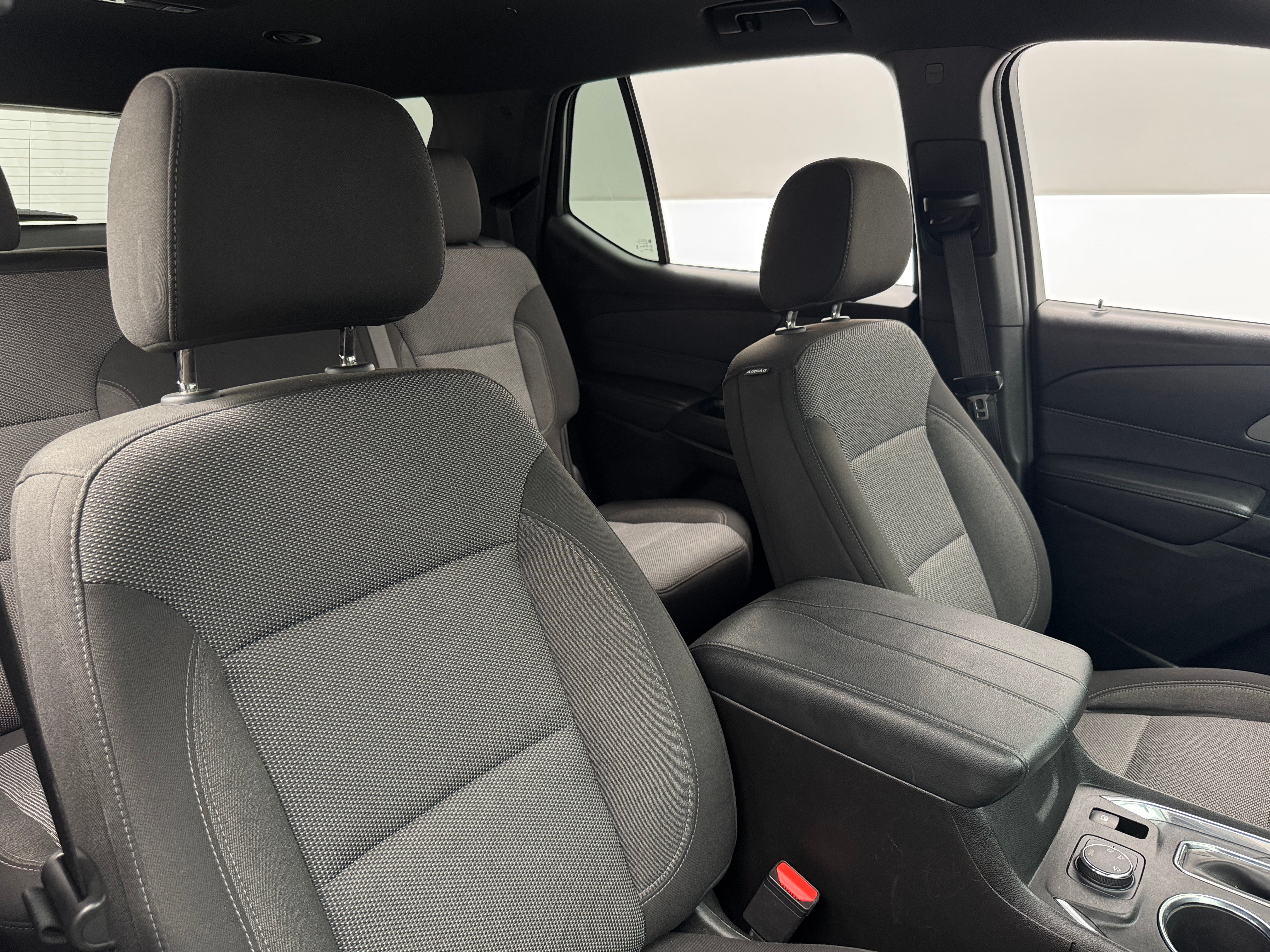 2023 Chevrolet Traverse LT 2