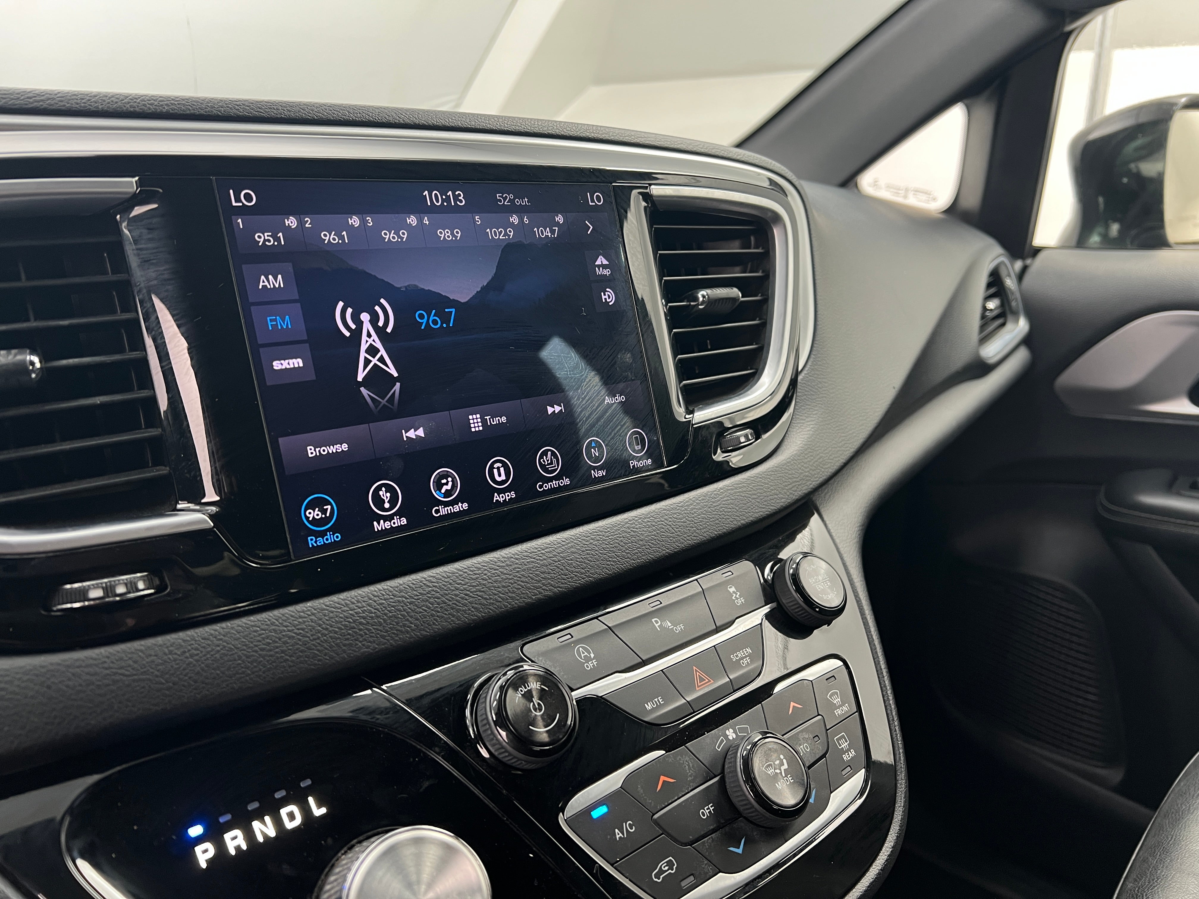 2018 Chrysler Pacifica  3