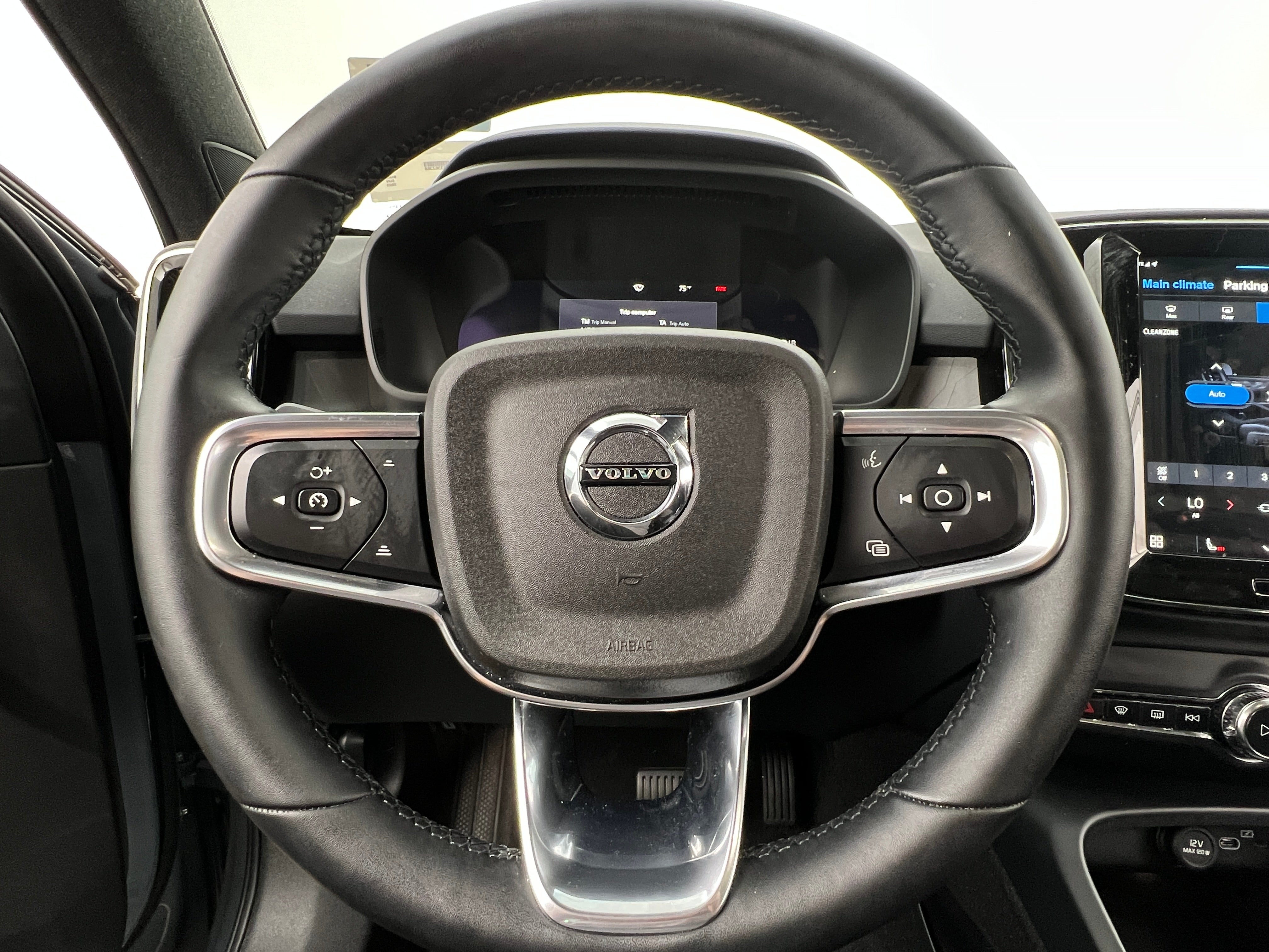 2023 Volvo C40 Plus 4