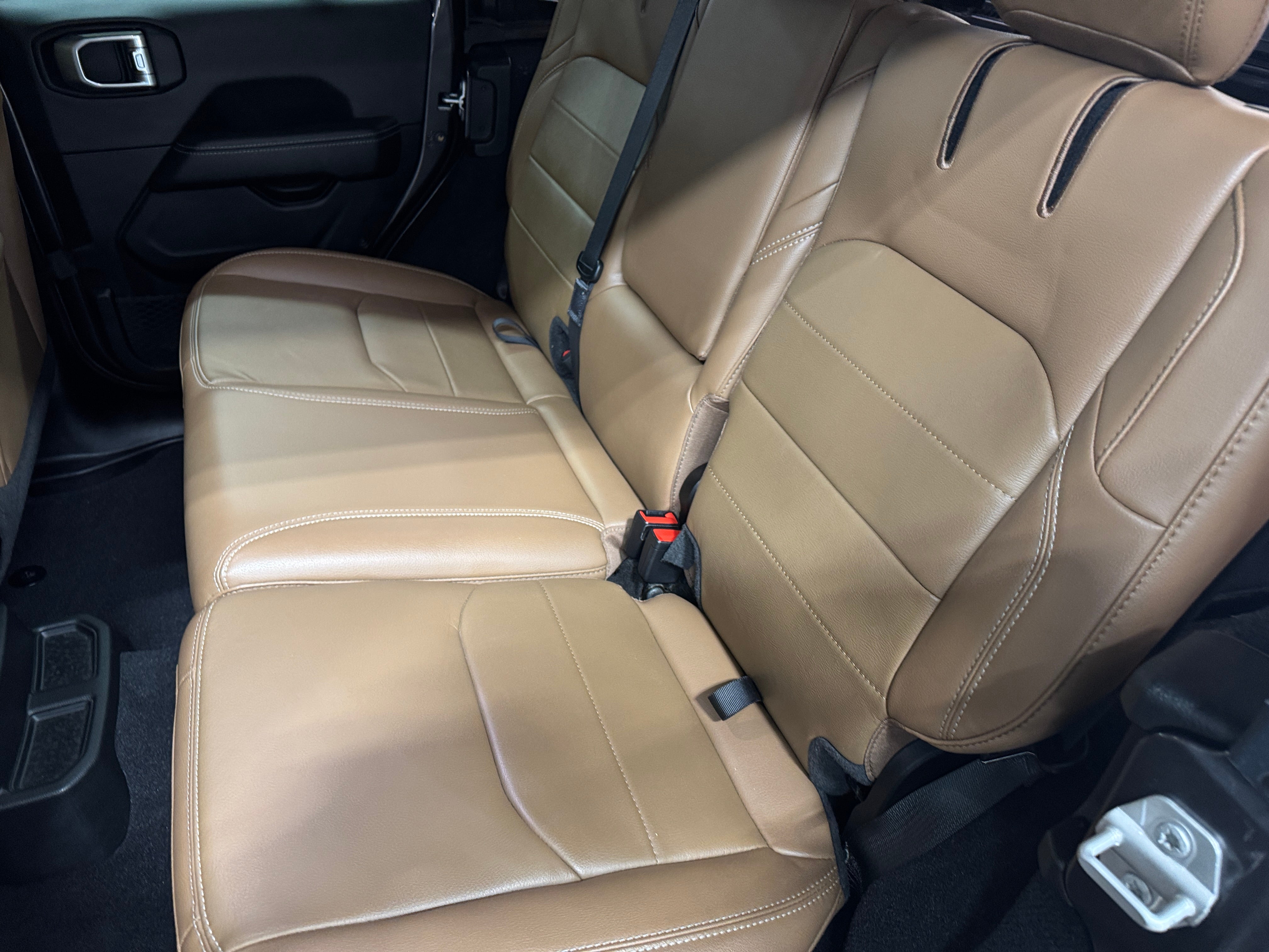 2022 Jeep Wrangler Unlimited Sahara 4xe 5