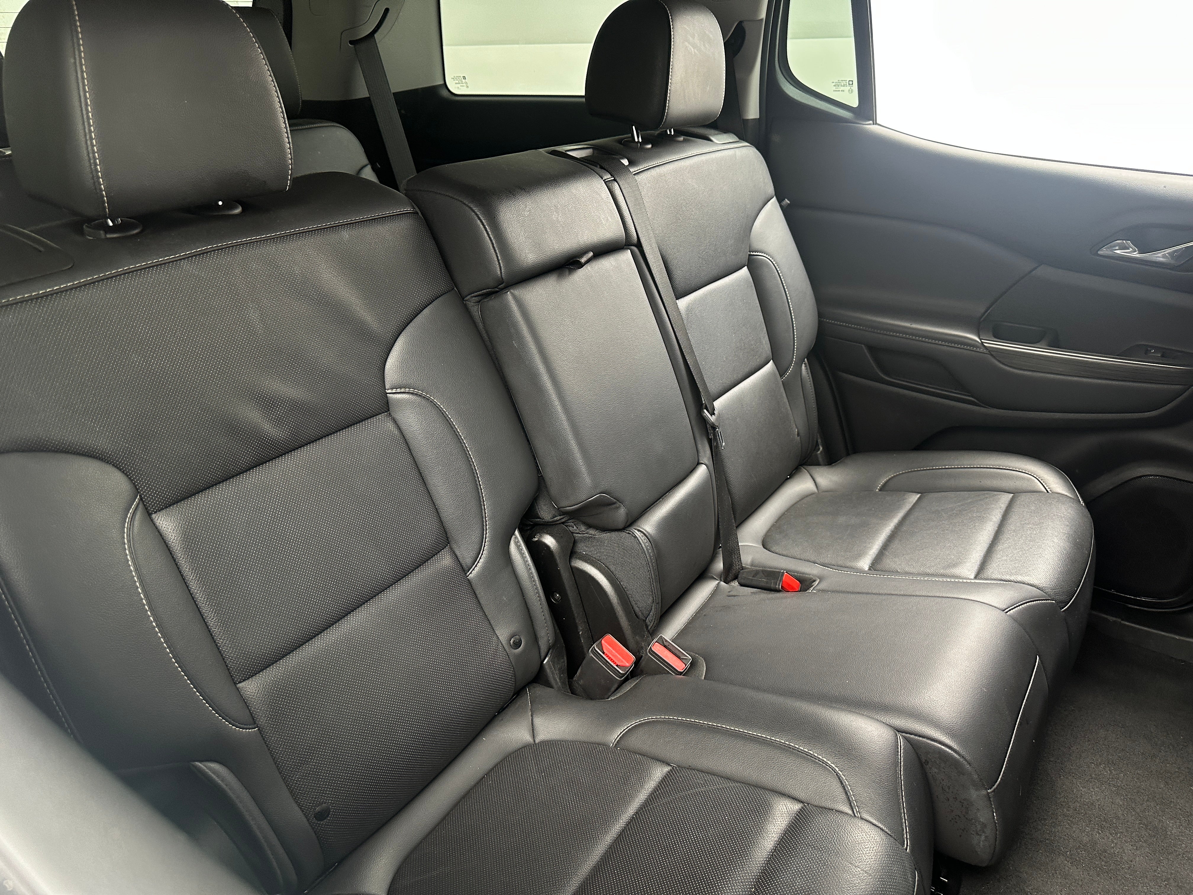 2023 GMC Acadia SLT 5