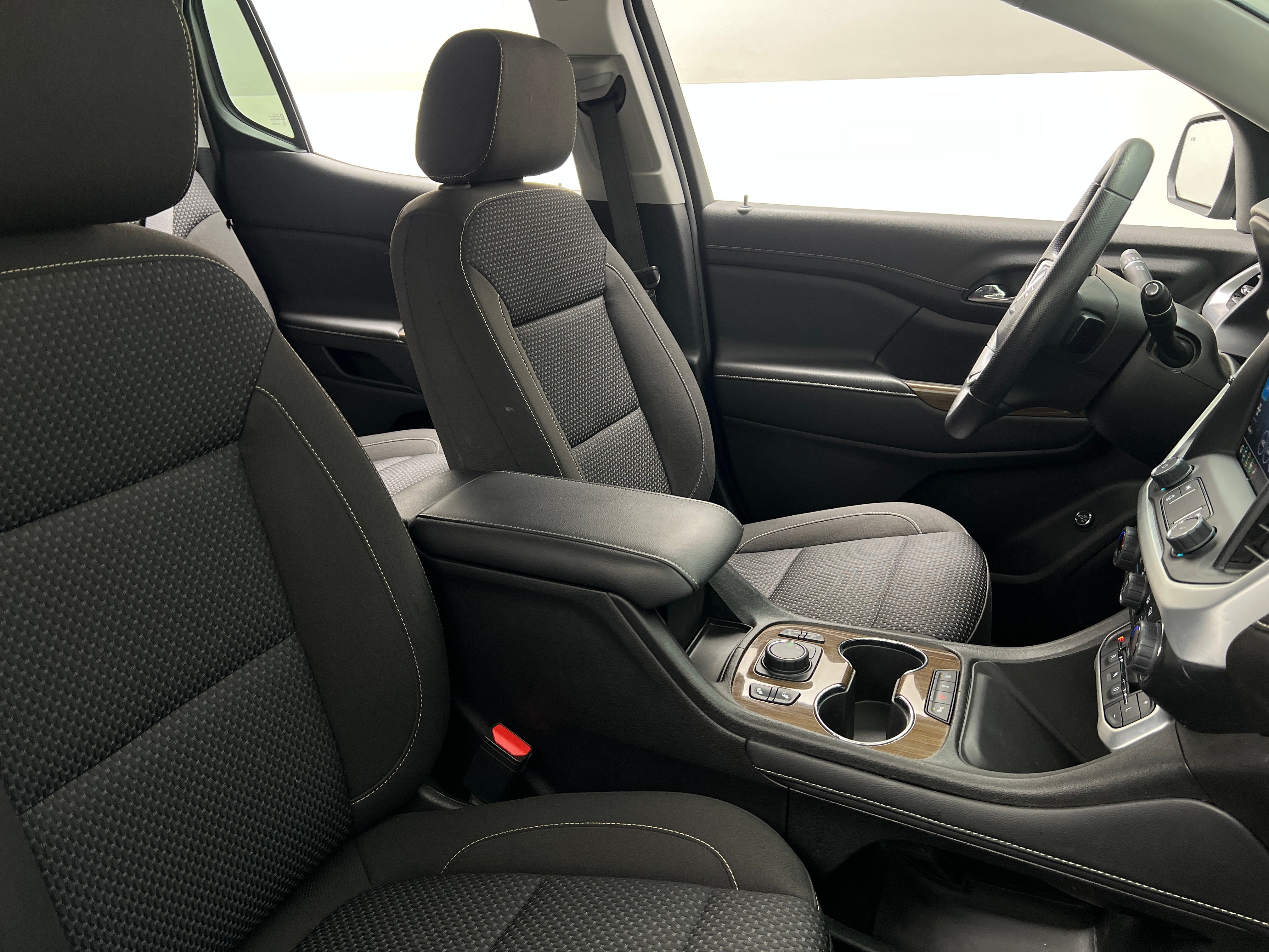 2023 GMC Acadia SLE 2