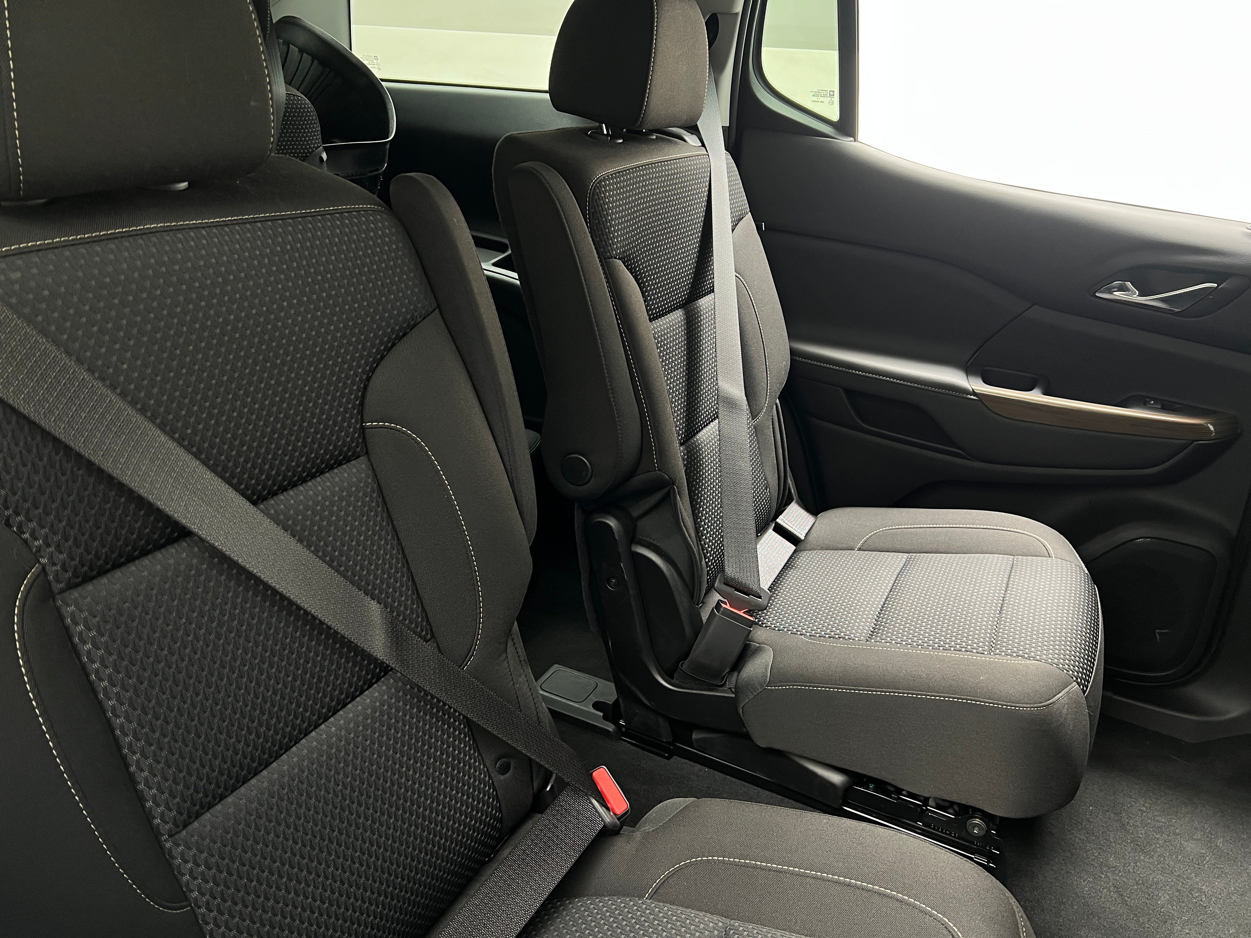 2023 GMC Acadia SLE 6