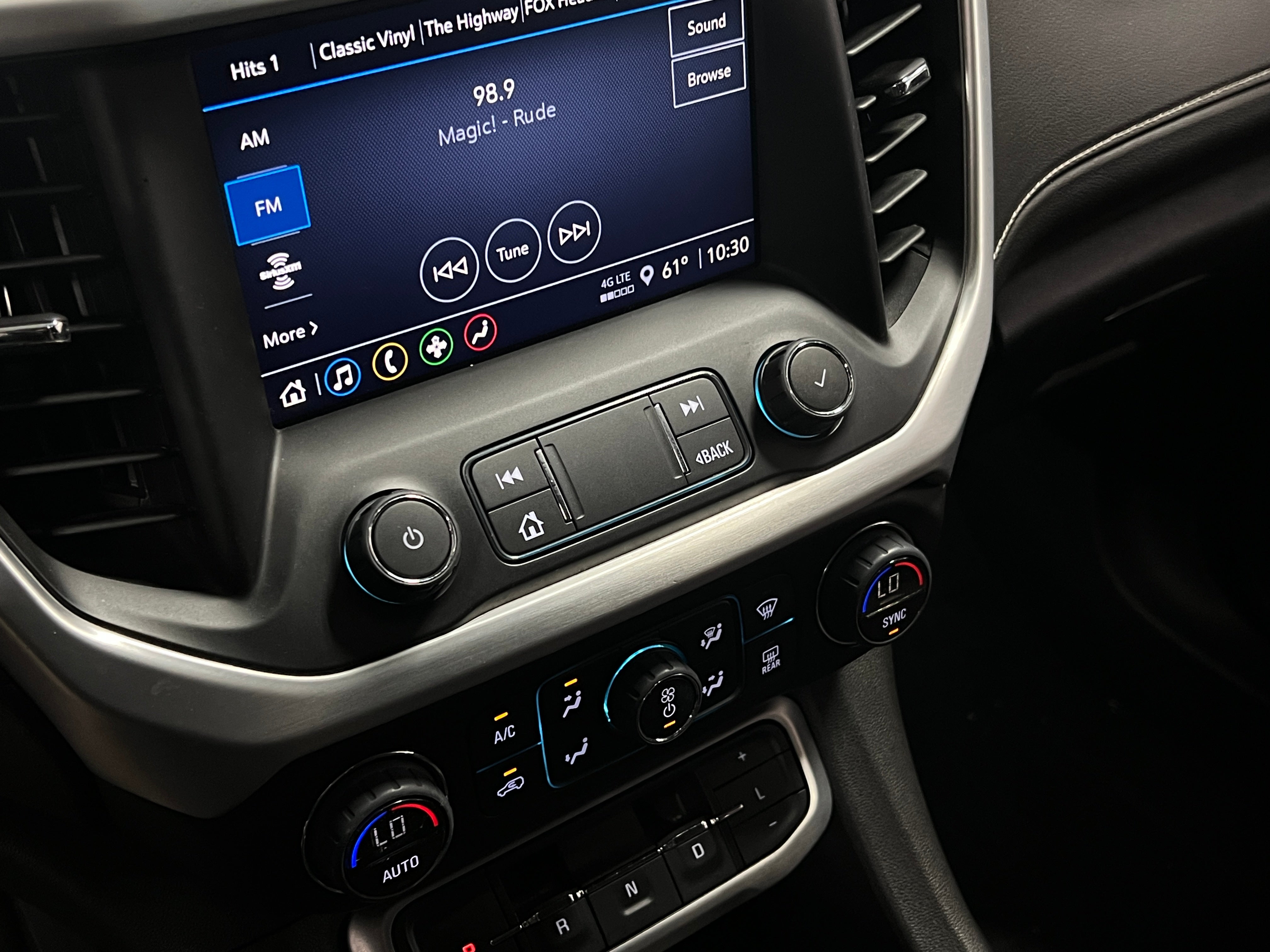 2023 GMC Acadia SLE 4