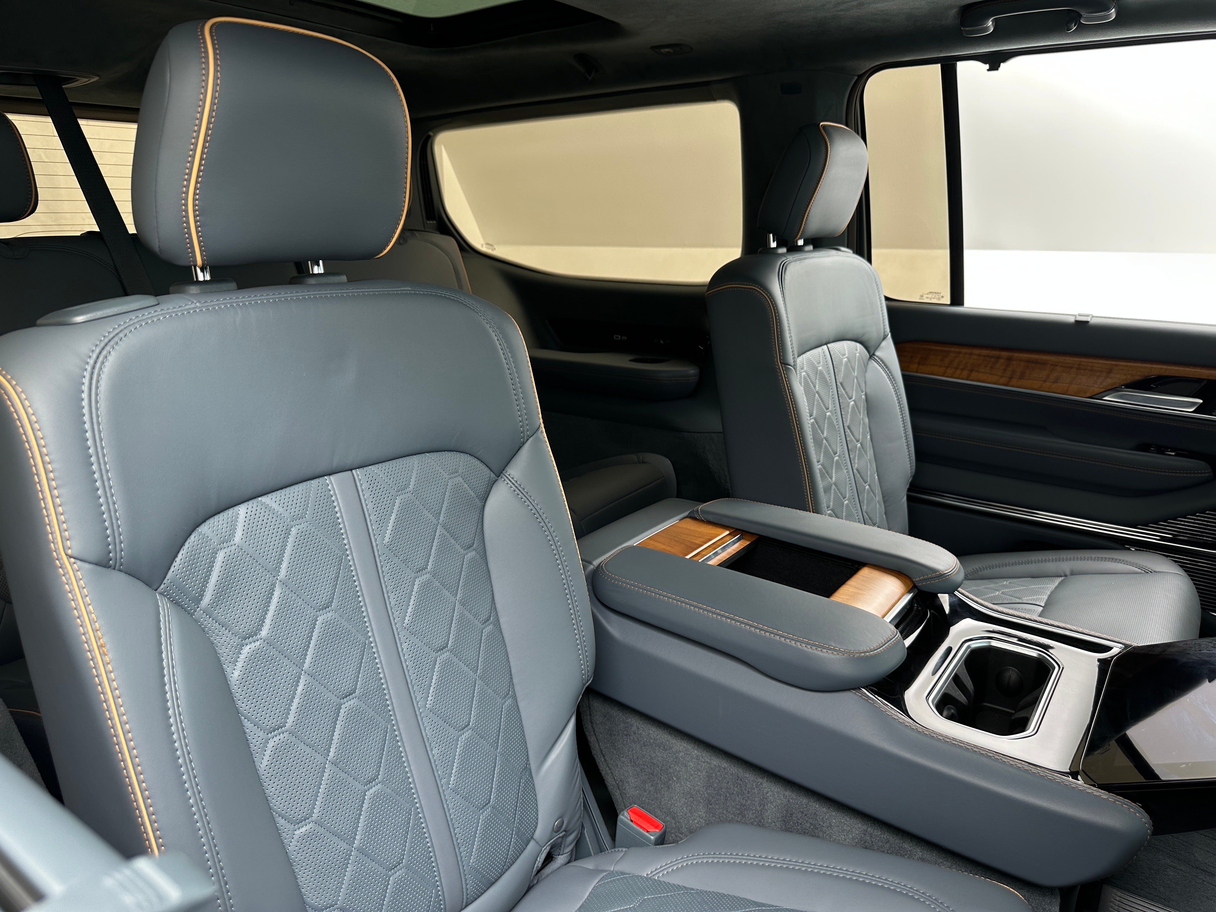 2022 Jeep Grand Wagoneer Series III 5