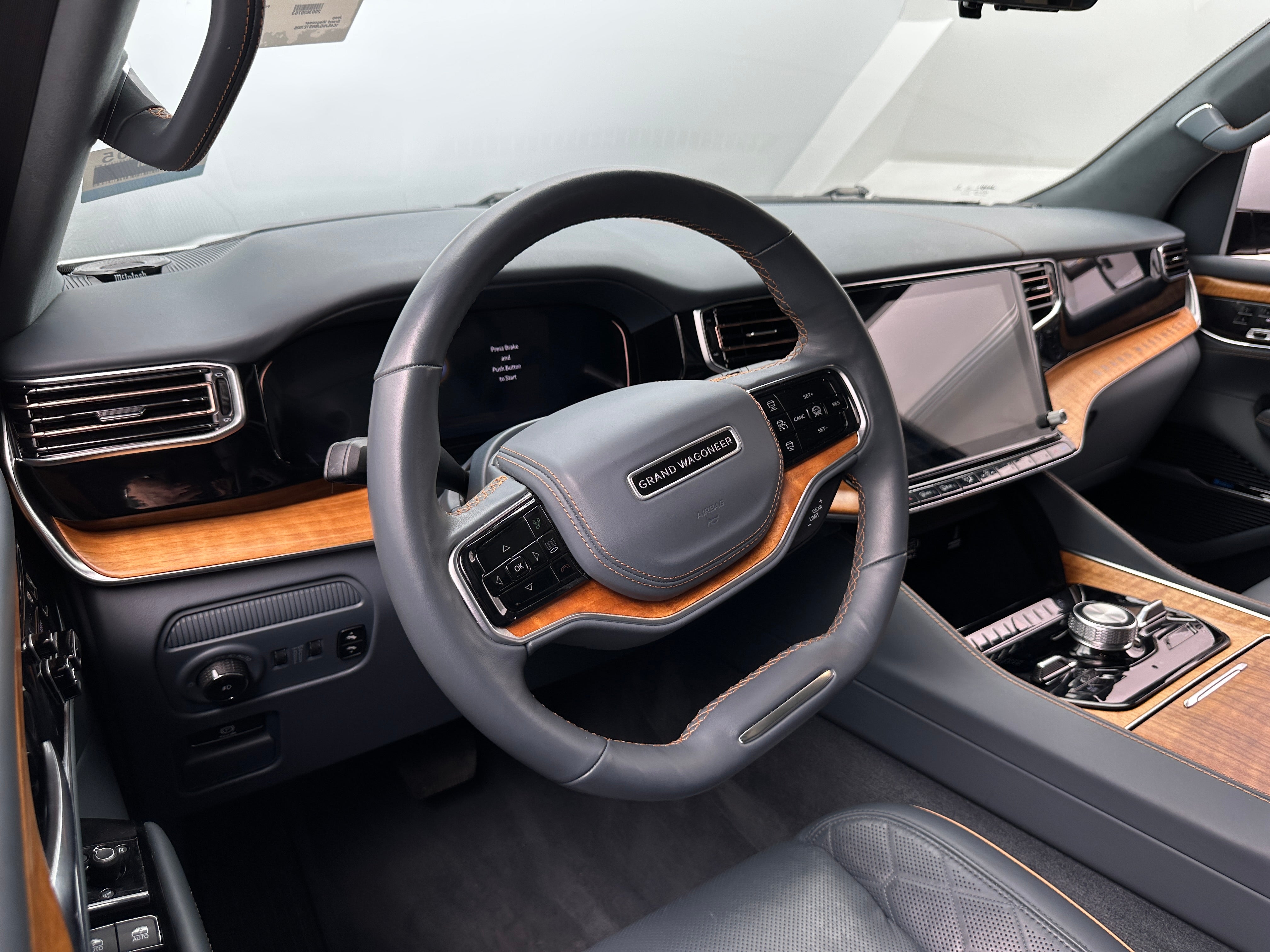 2022 Jeep Grand Wagoneer Series III 2