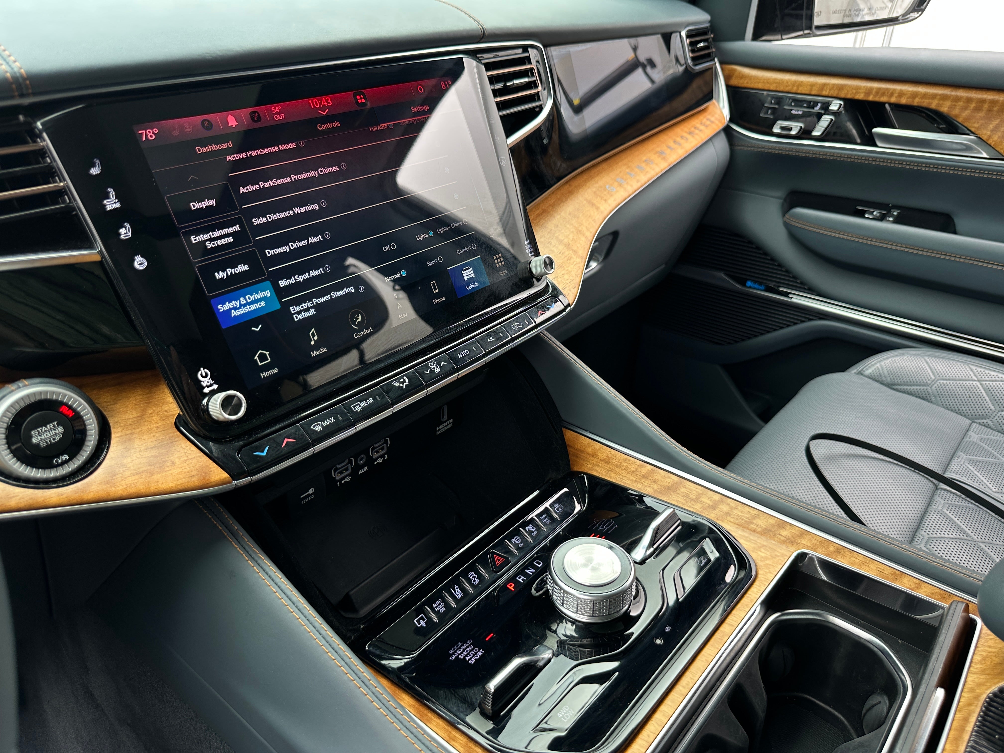 2022 Jeep Grand Wagoneer Series III 3