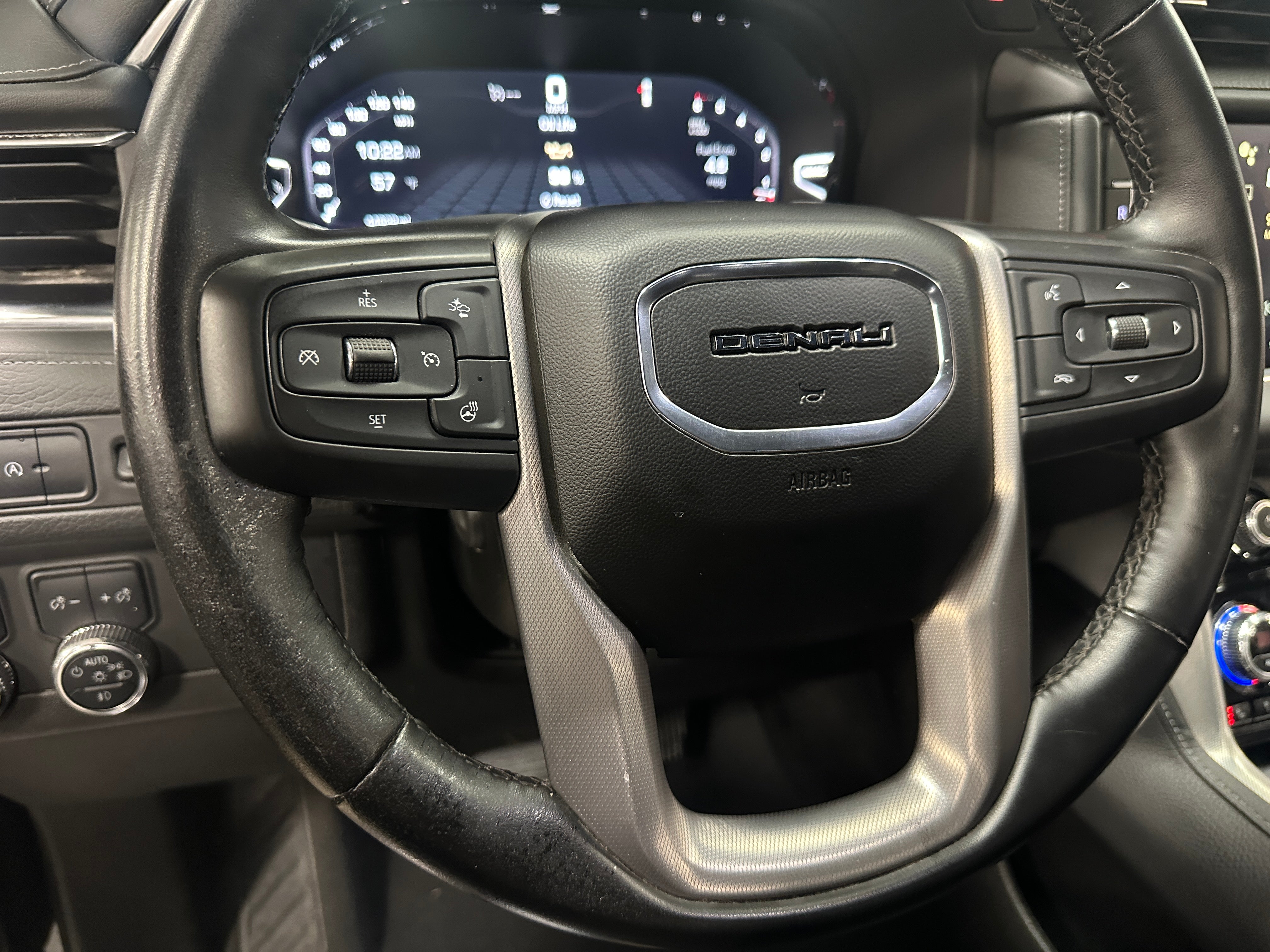 2023 GMC Yukon Denali 4