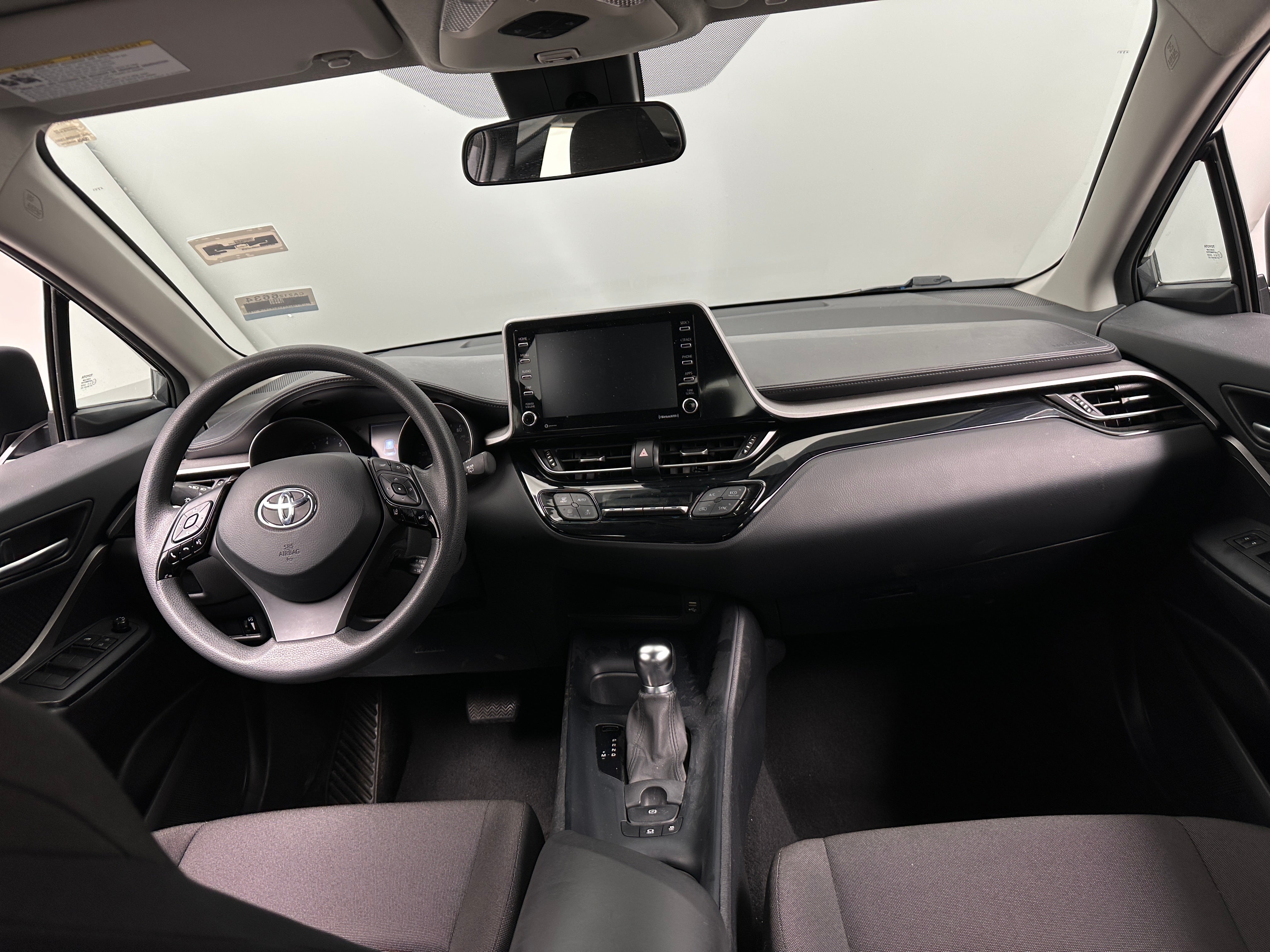 2021 Toyota C-HR LE 3