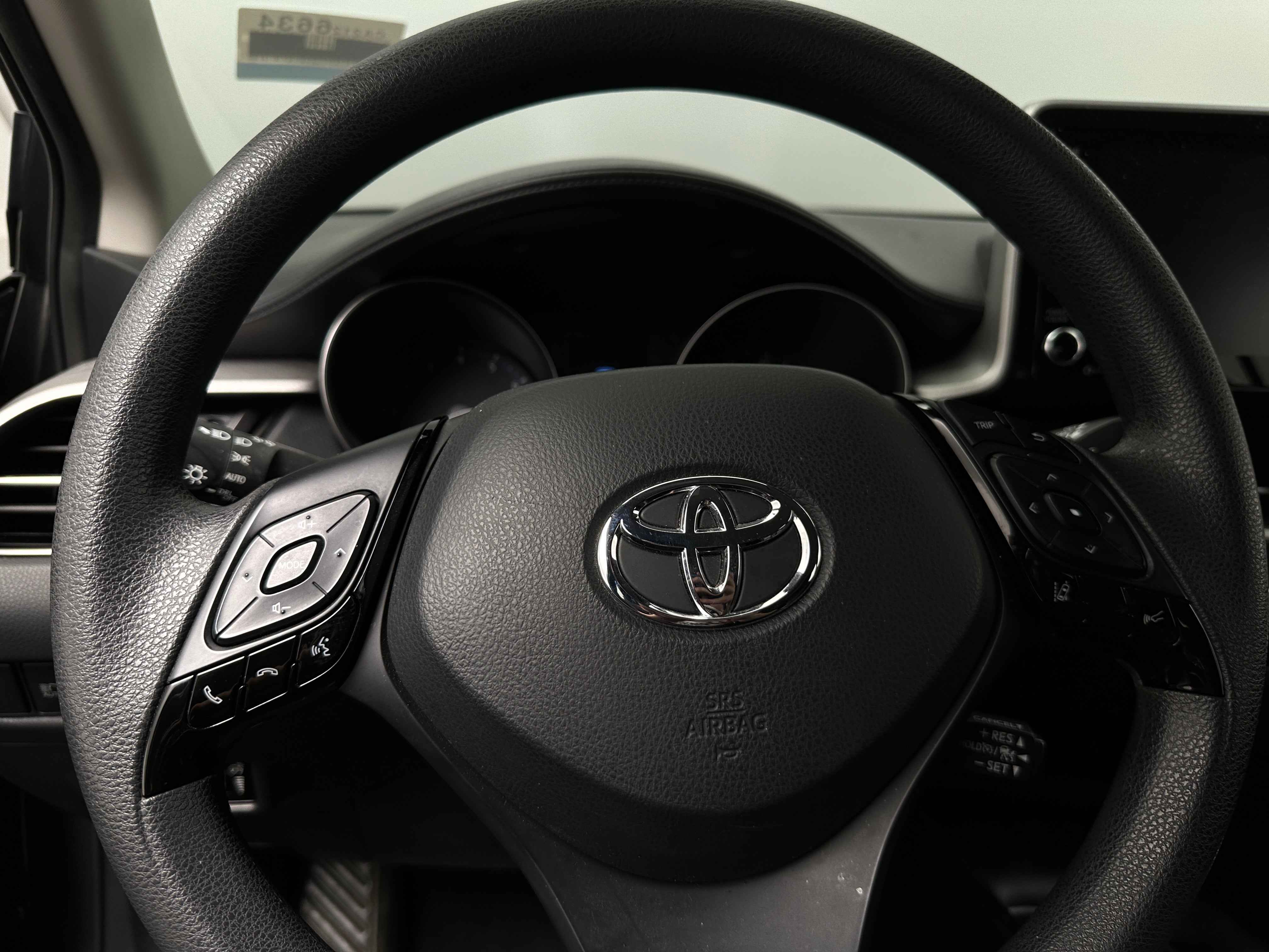 2021 Toyota C-HR LE 5