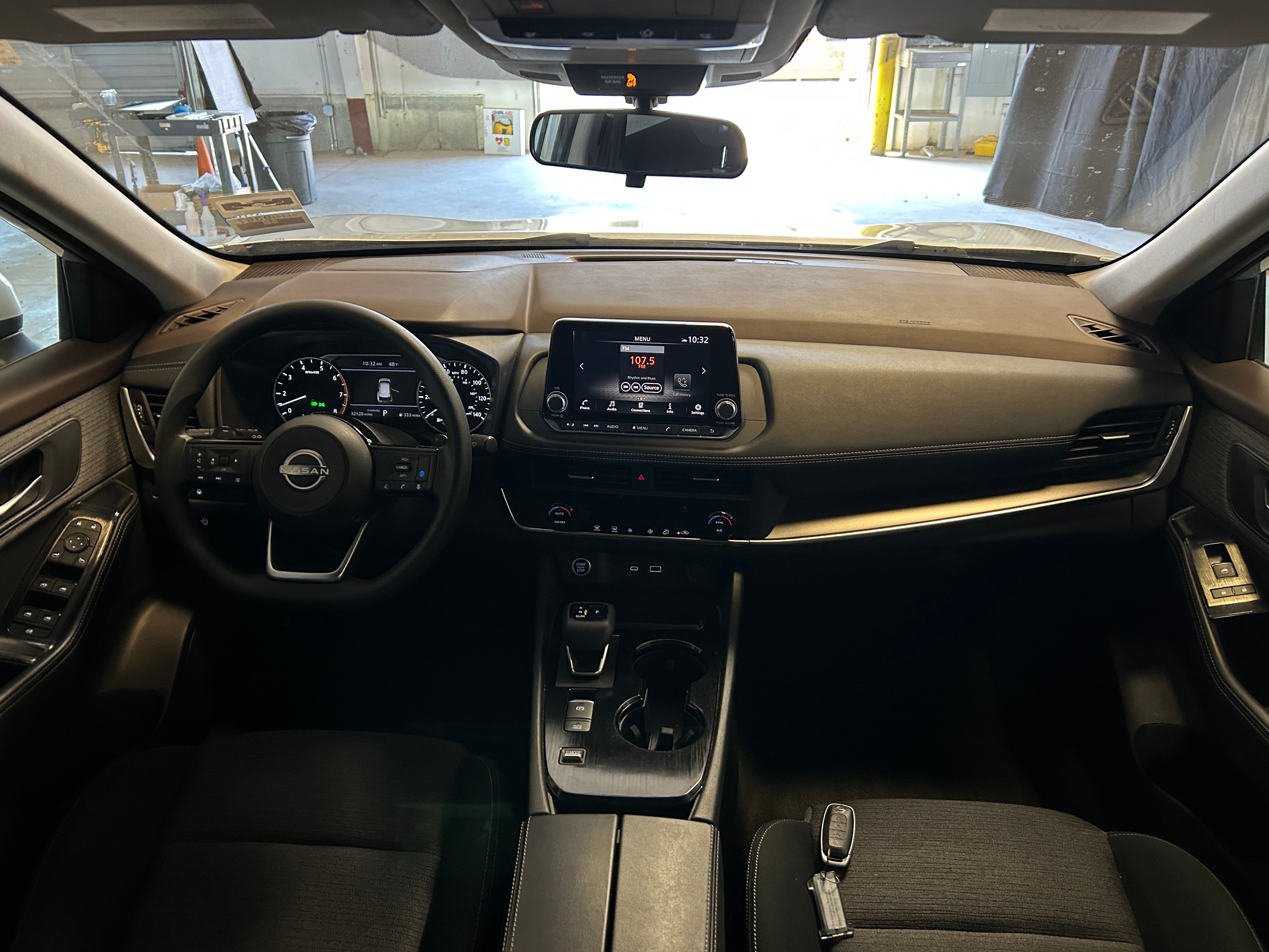 2023 Nissan Rogue SV 3