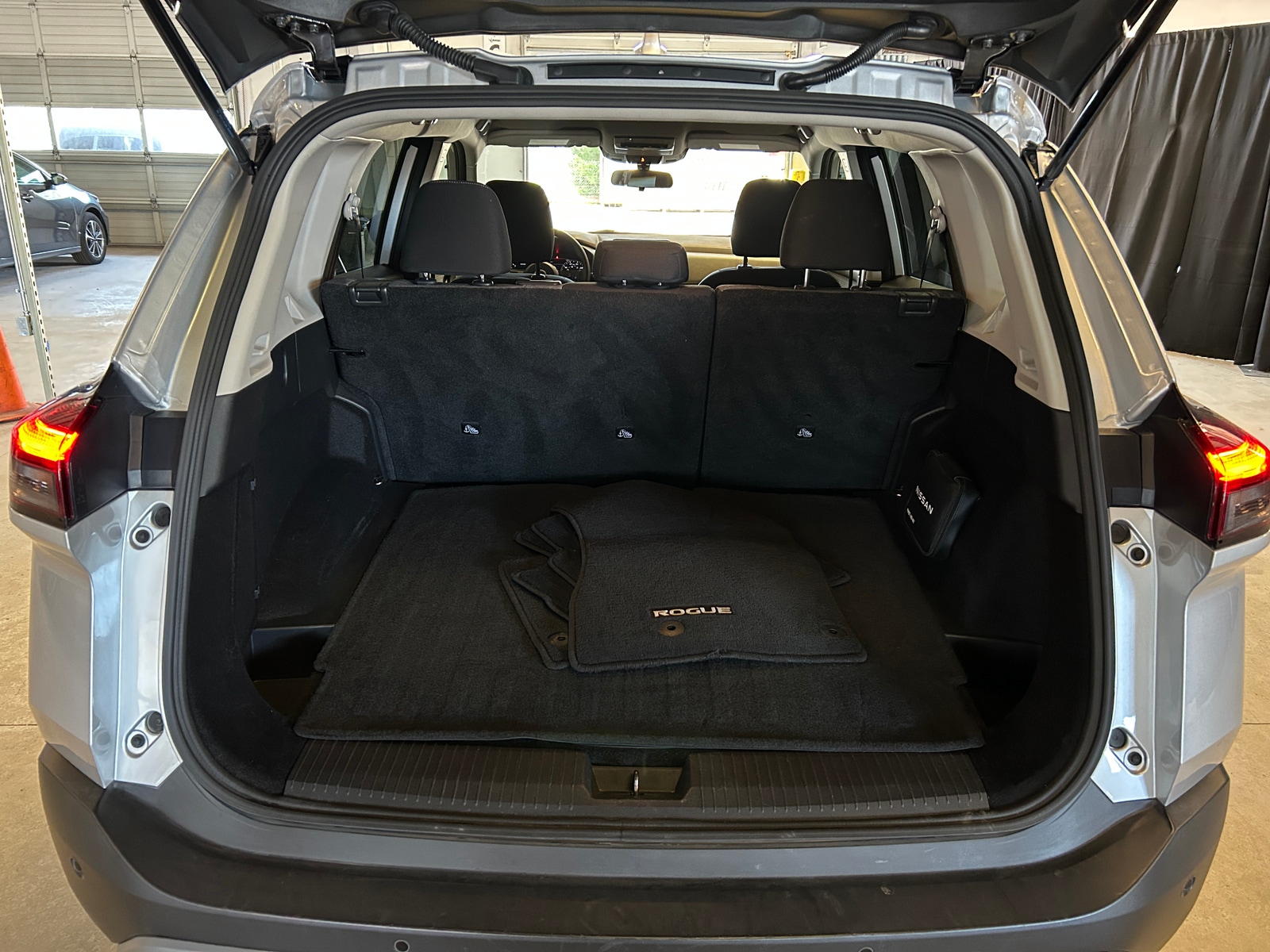 Thumbnail: 2023 Nissan Rogue - 7