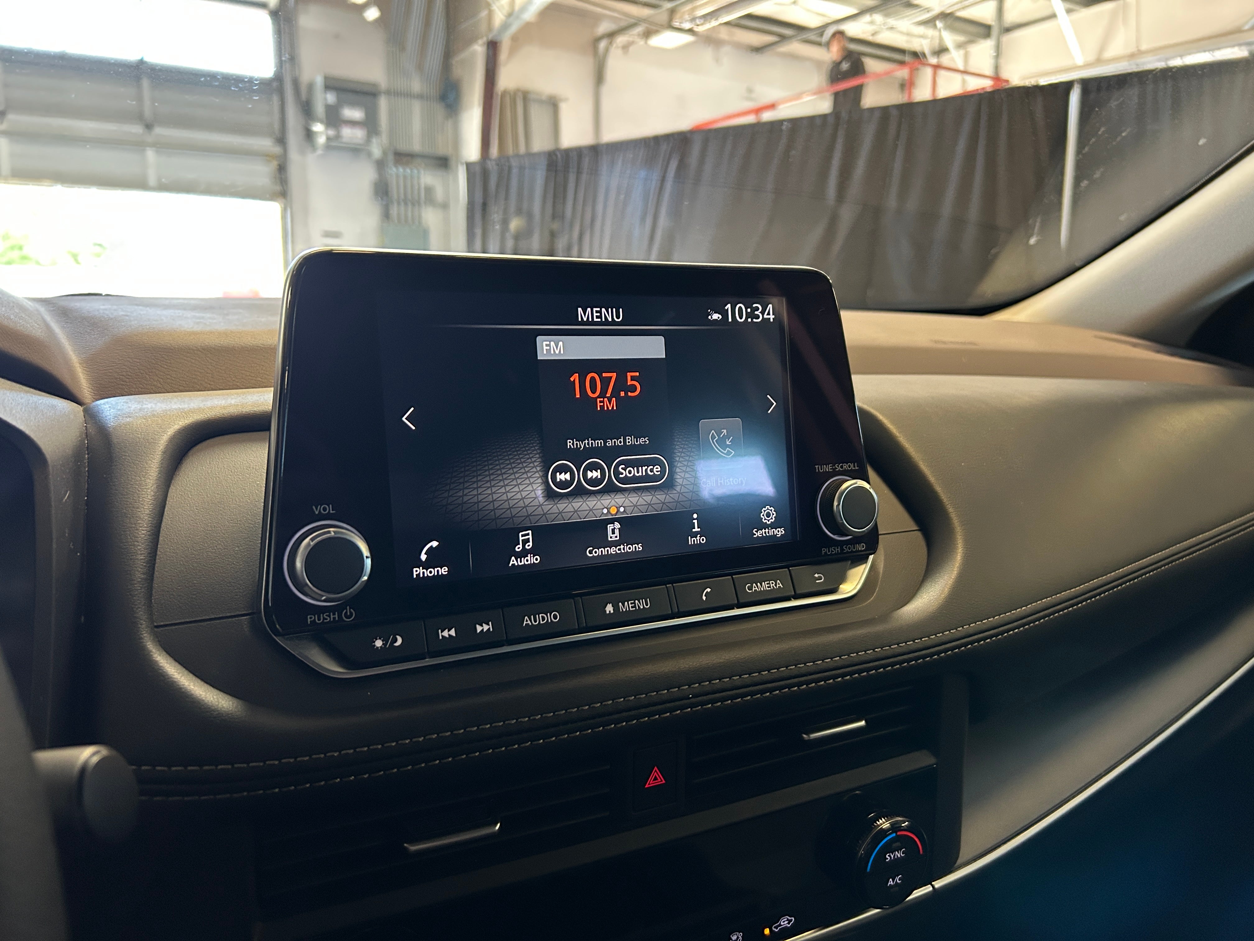 2023 Nissan Rogue SV 4