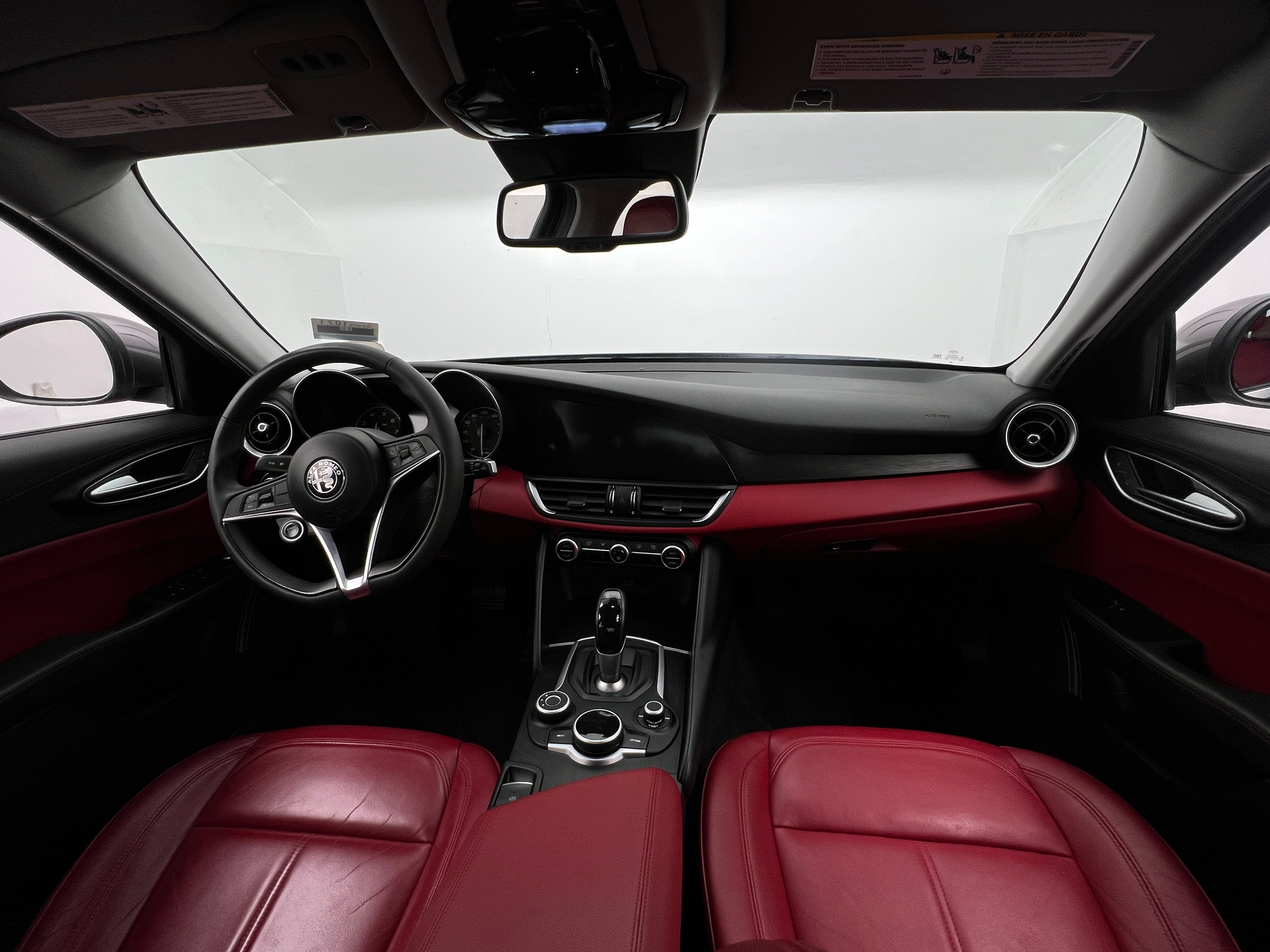 2017 Alfa Romeo Giulia Base 2