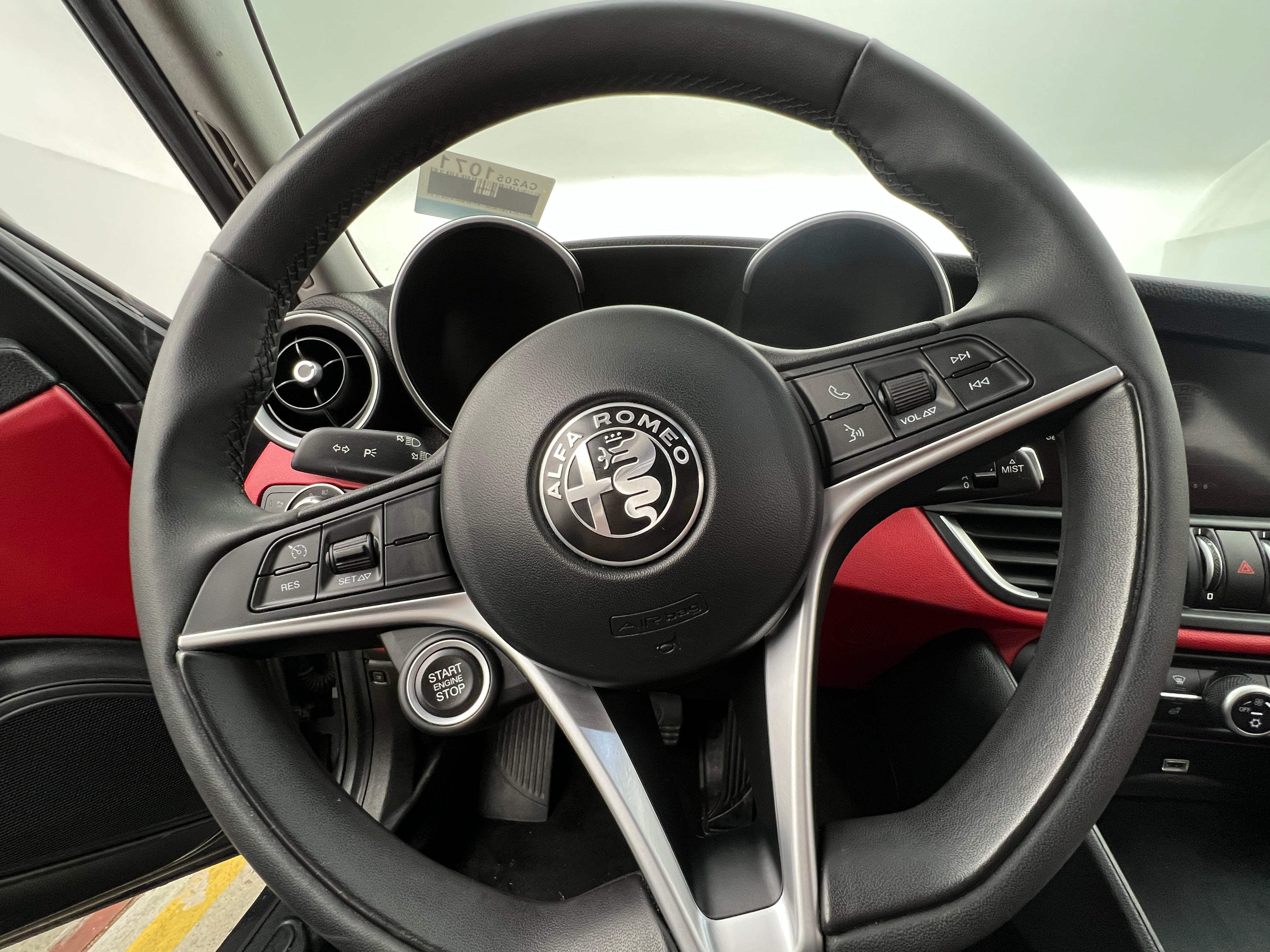 2017 Alfa Romeo Giulia Base 4