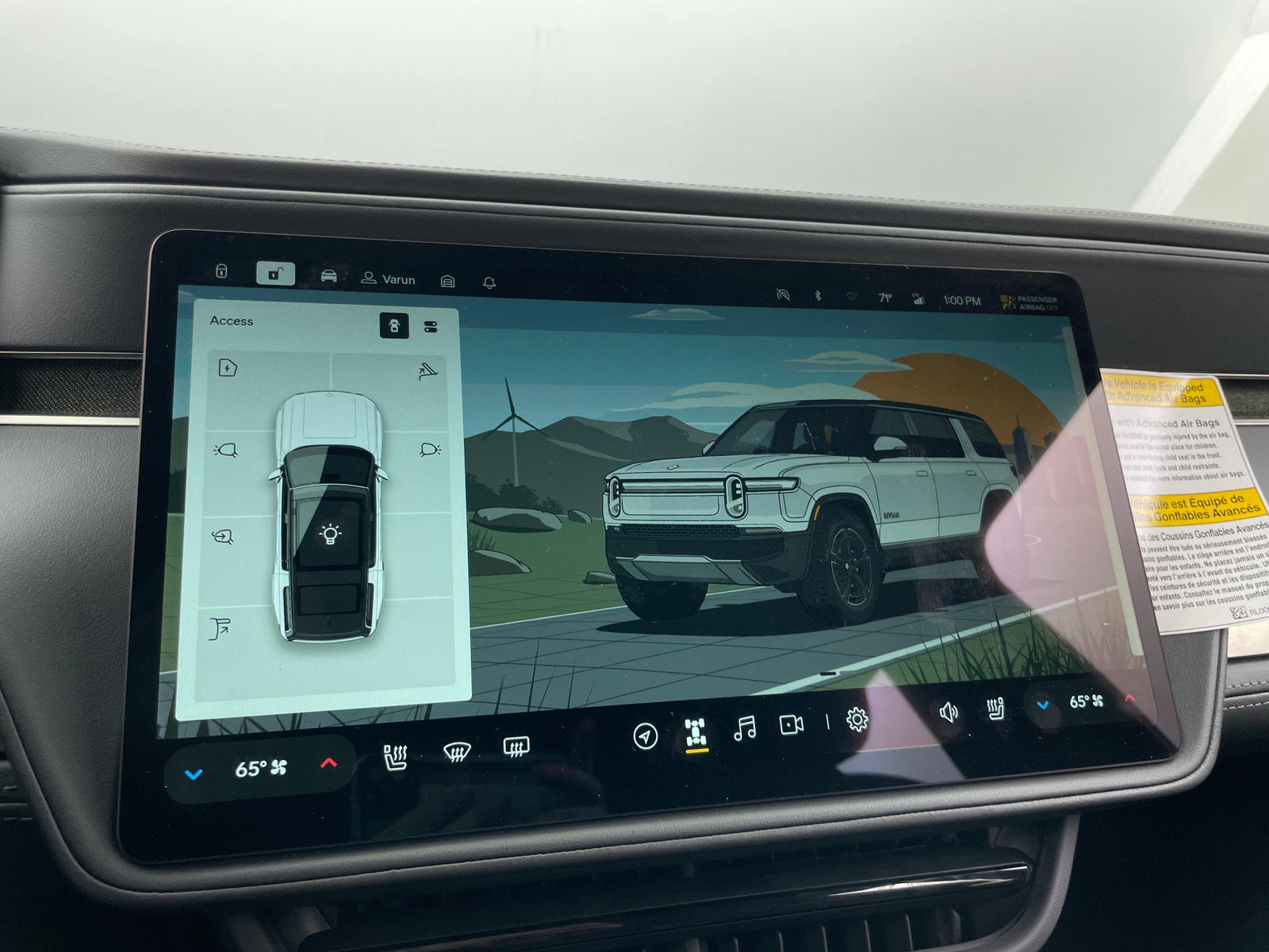 Thumbnail: 2025 Rivian R1S - 3