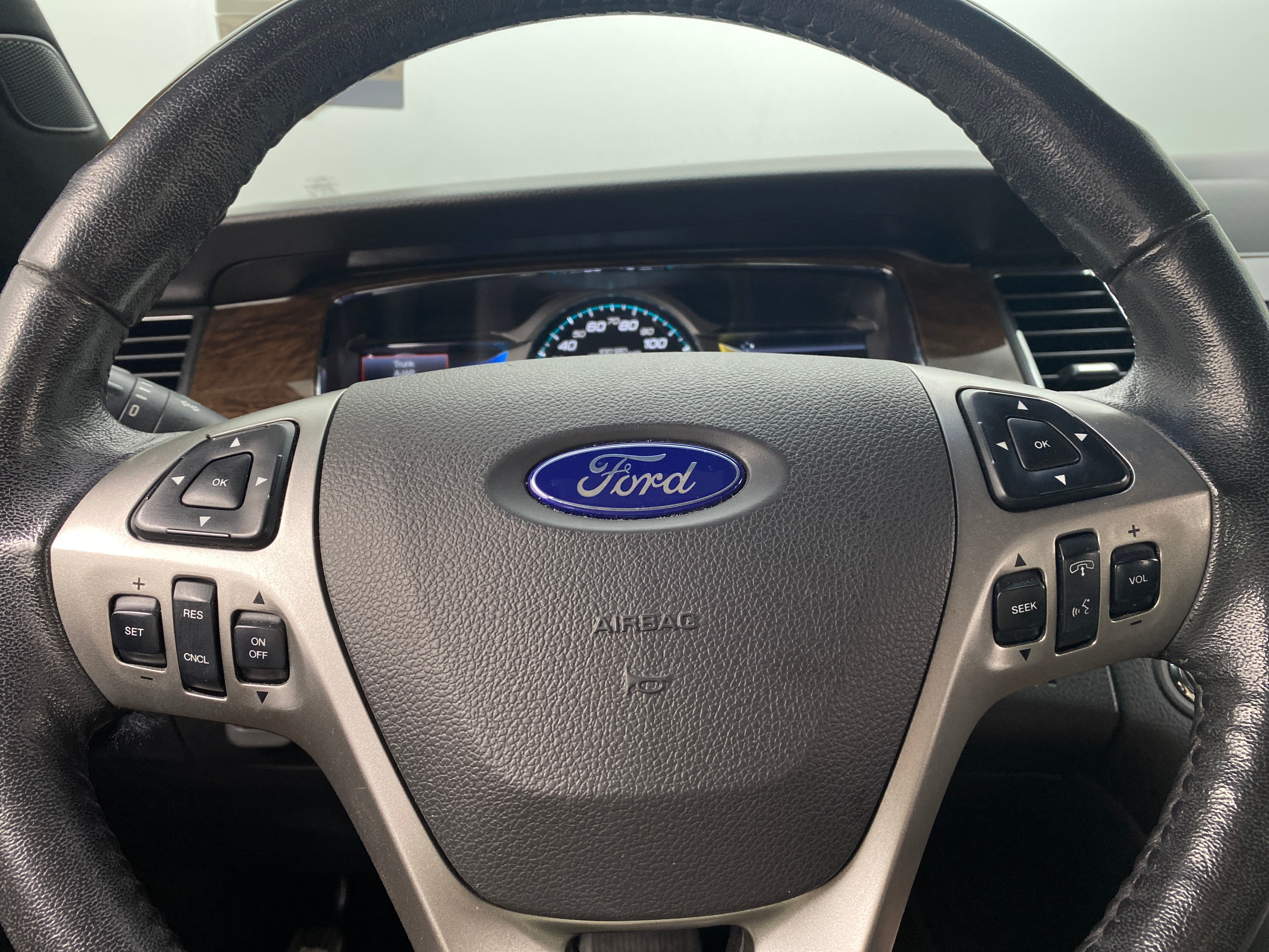 2016 Ford Taurus Limited Edition 4