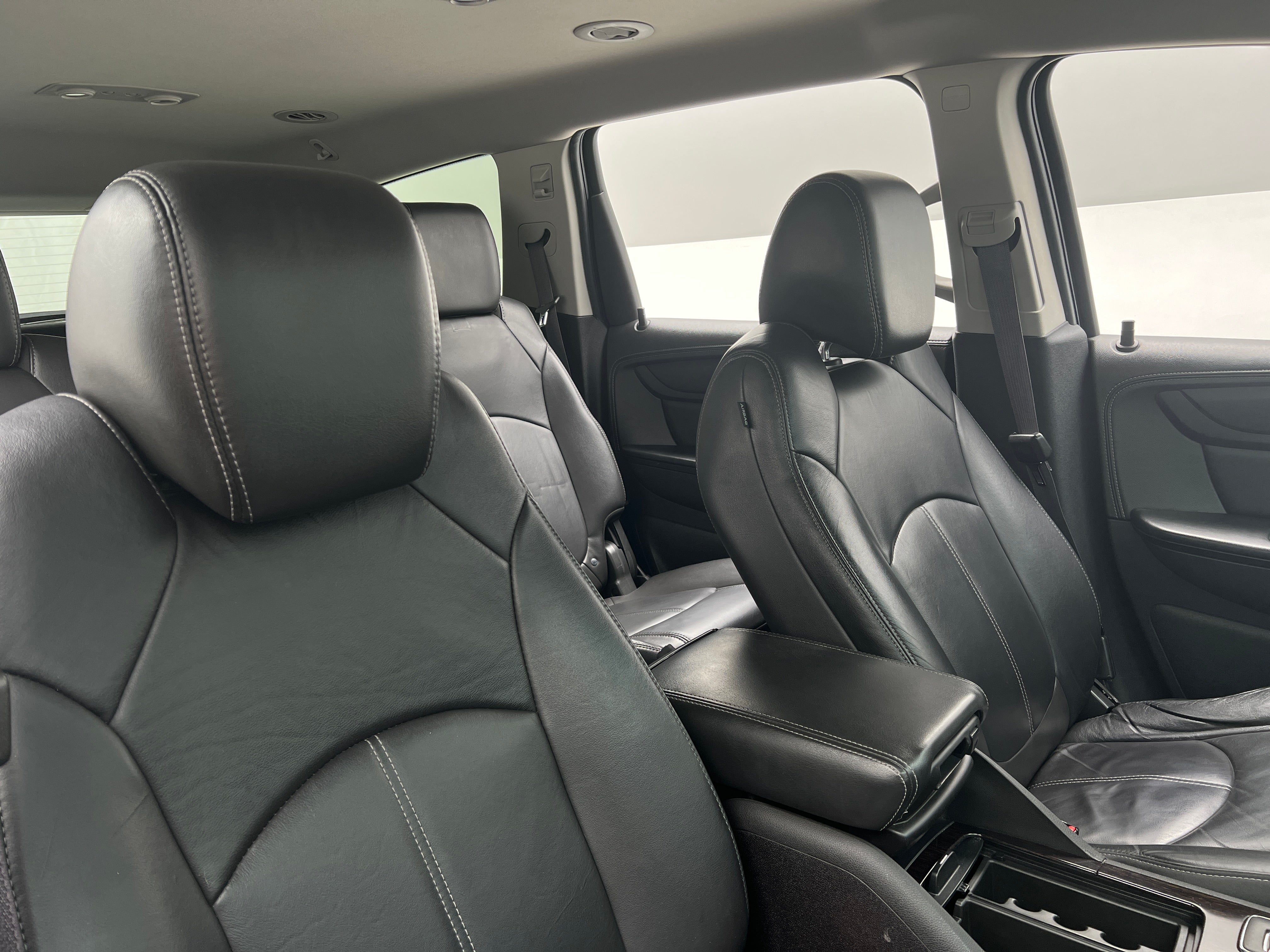 2015 Chevrolet Traverse LT 2