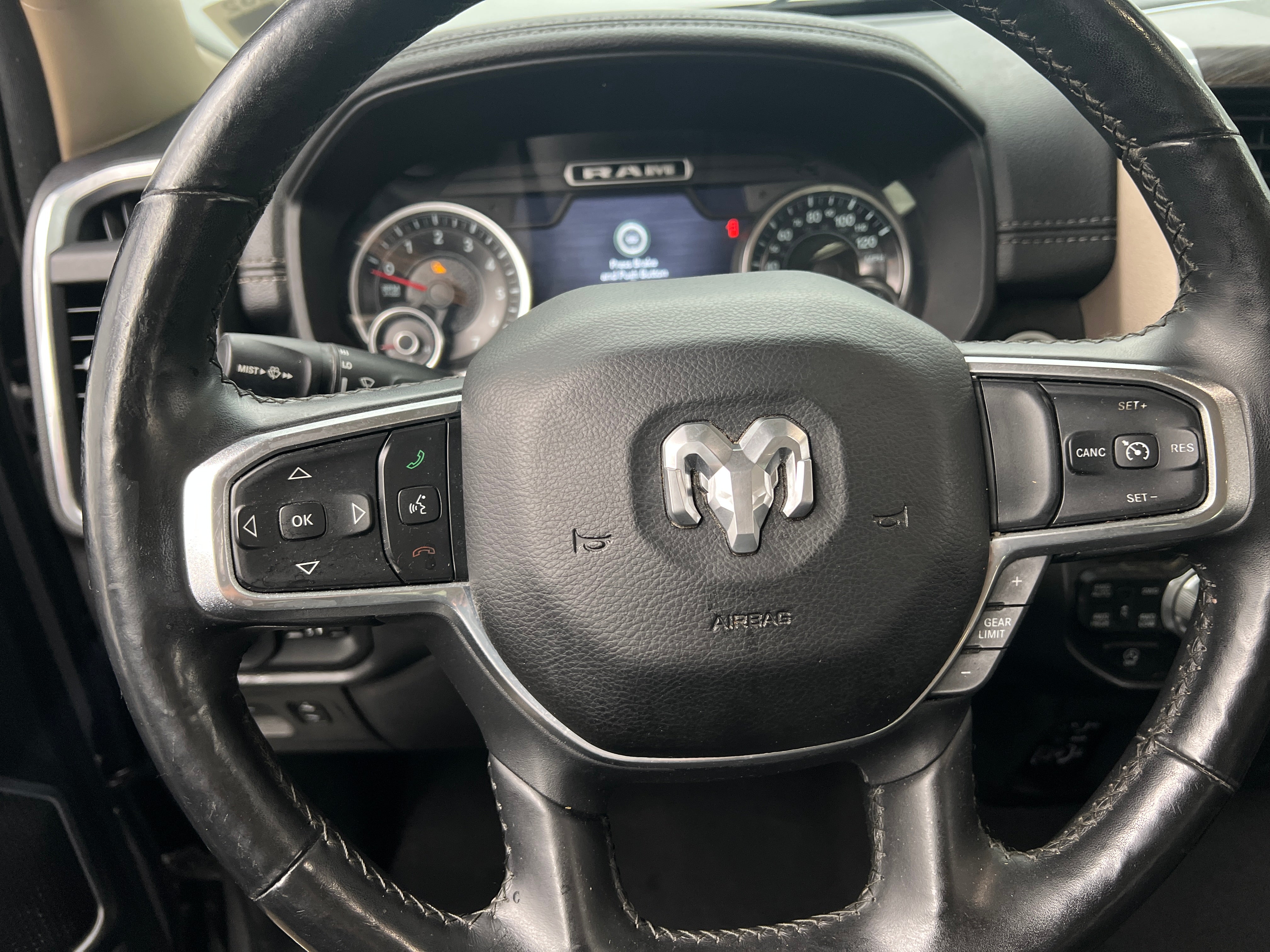 2019 RAM 1500 Laramie 4