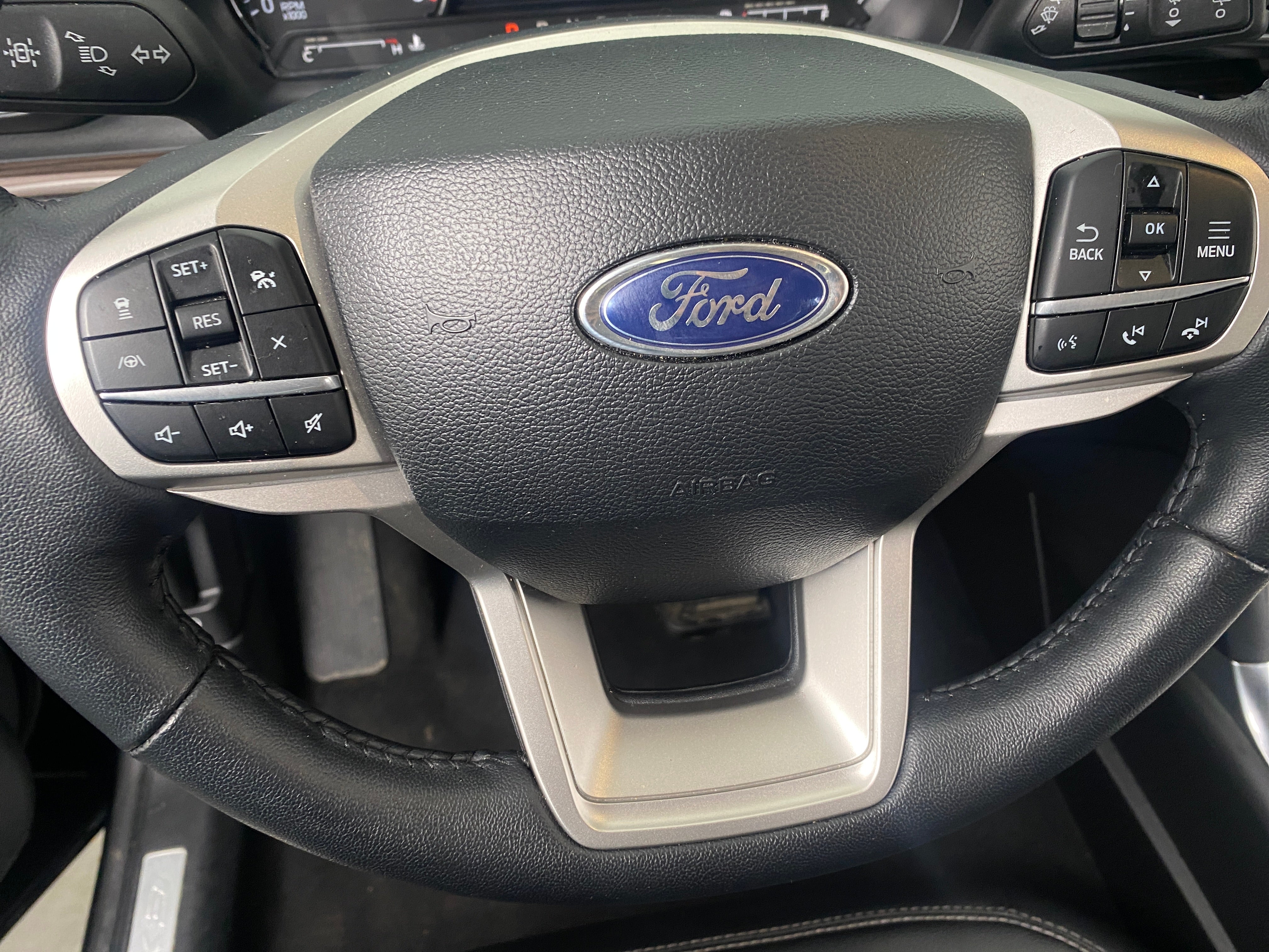 2024 Ford Explorer Limited 4
