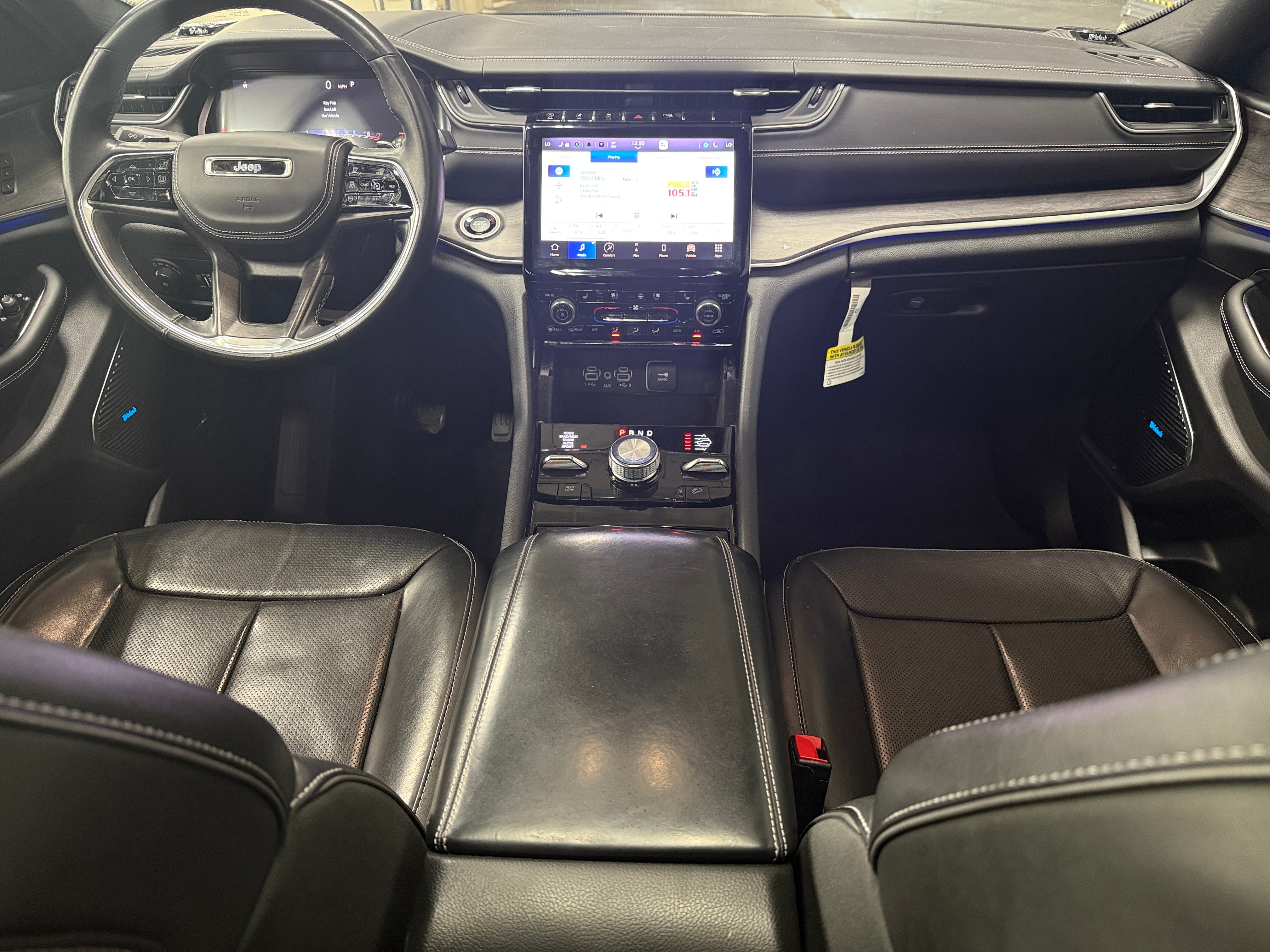 2022 Jeep Grand Cherokee Overland 2