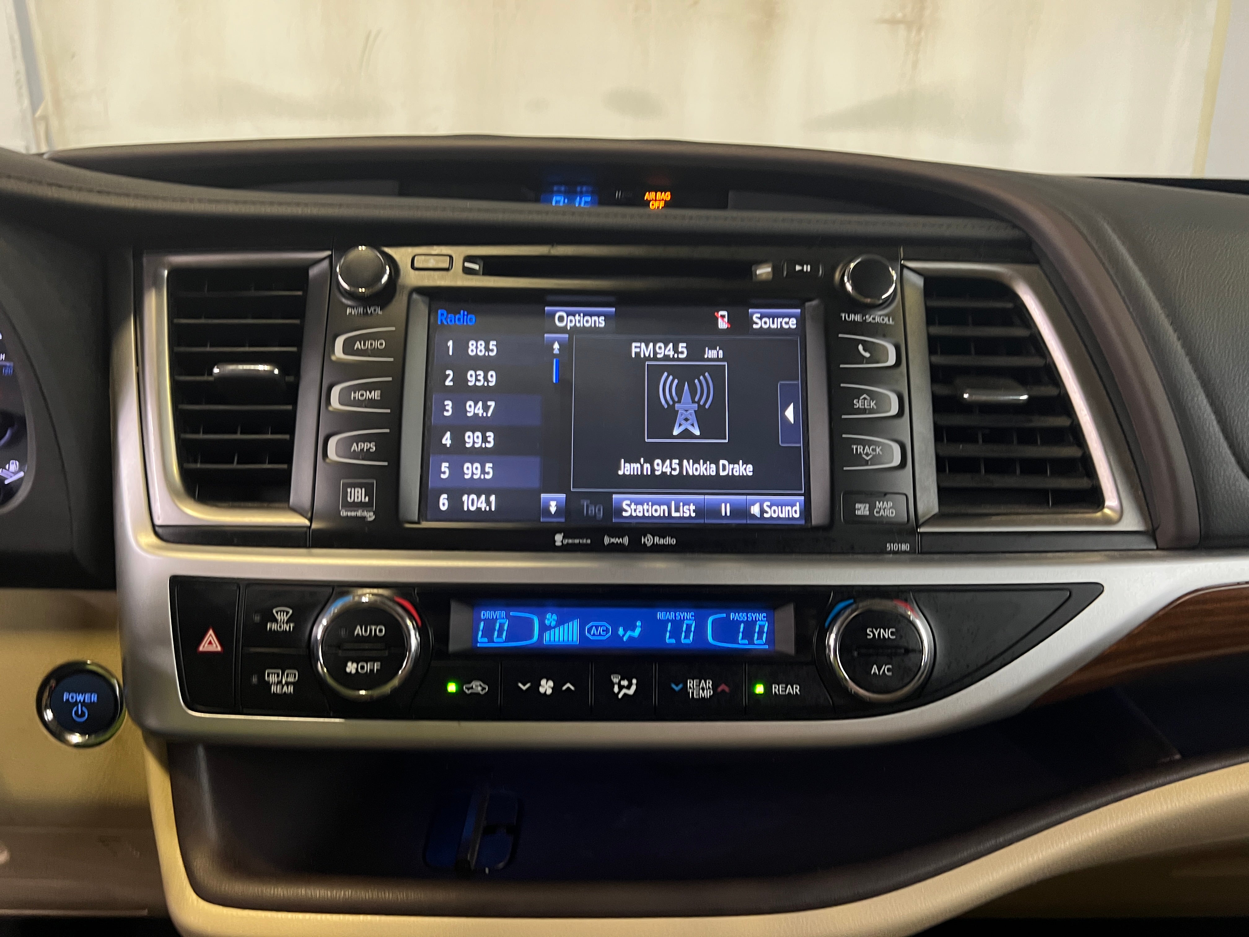 2018 Toyota Highlander Limited 3