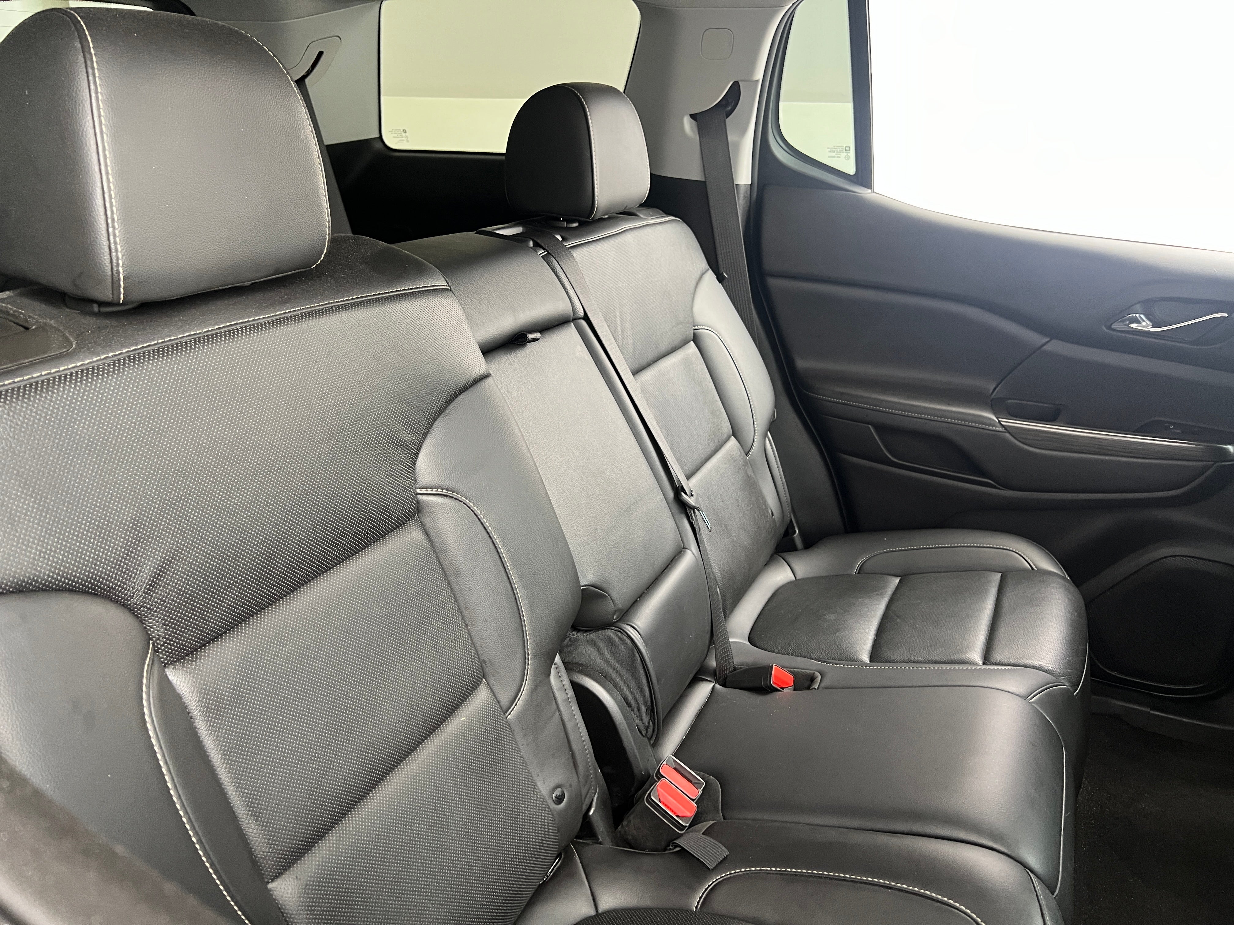 2023 GMC Acadia SLT 6
