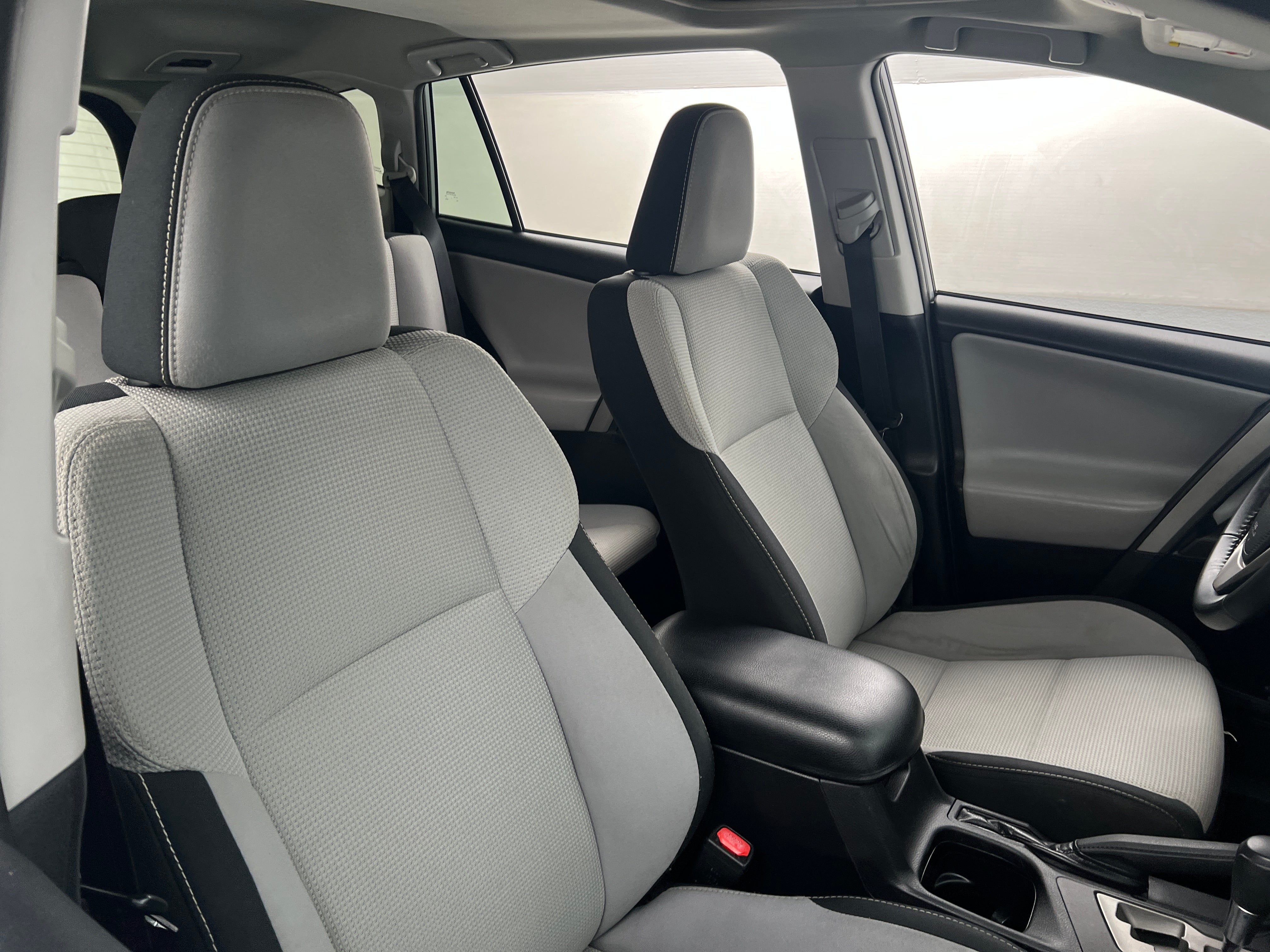 2018 Toyota RAV4 XLE 2