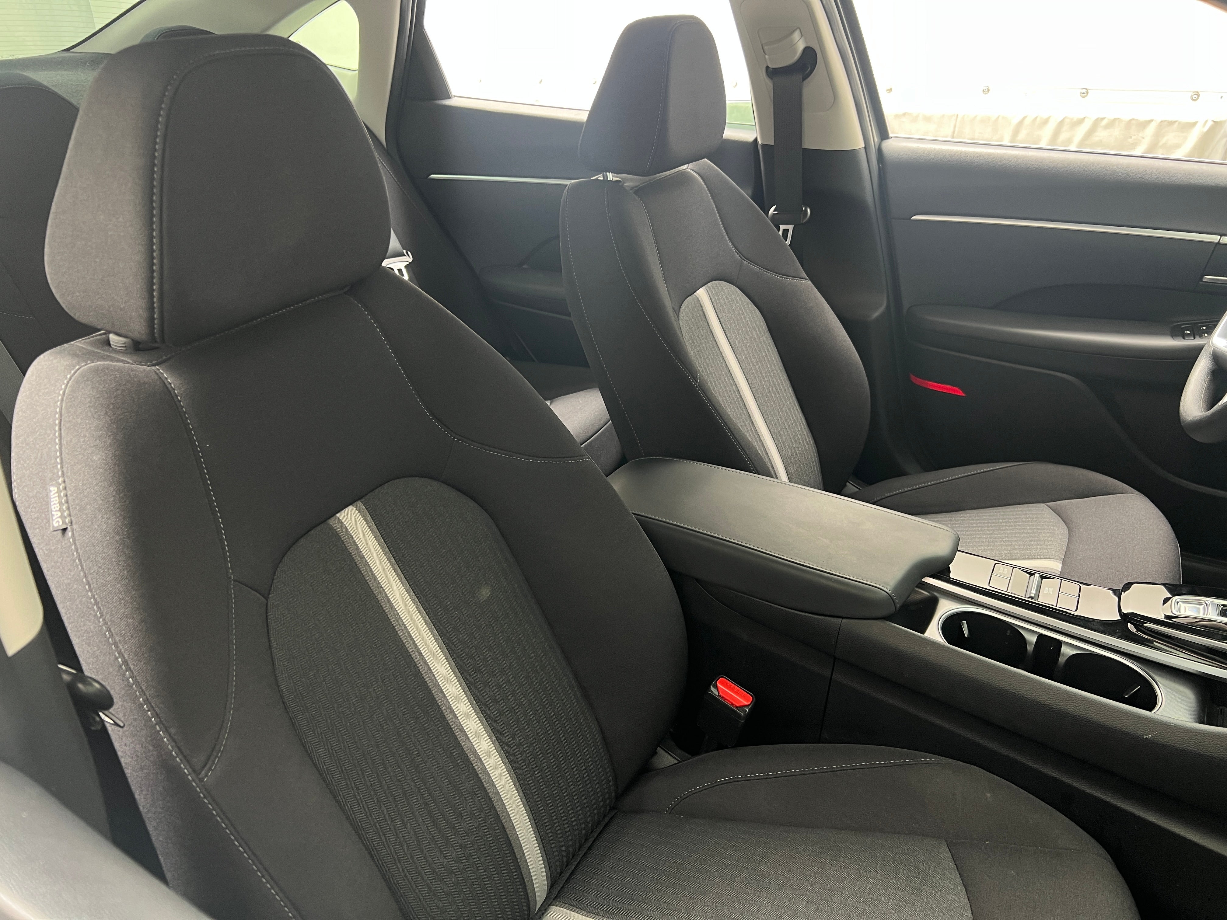 2022 Hyundai Sonata SE 2
