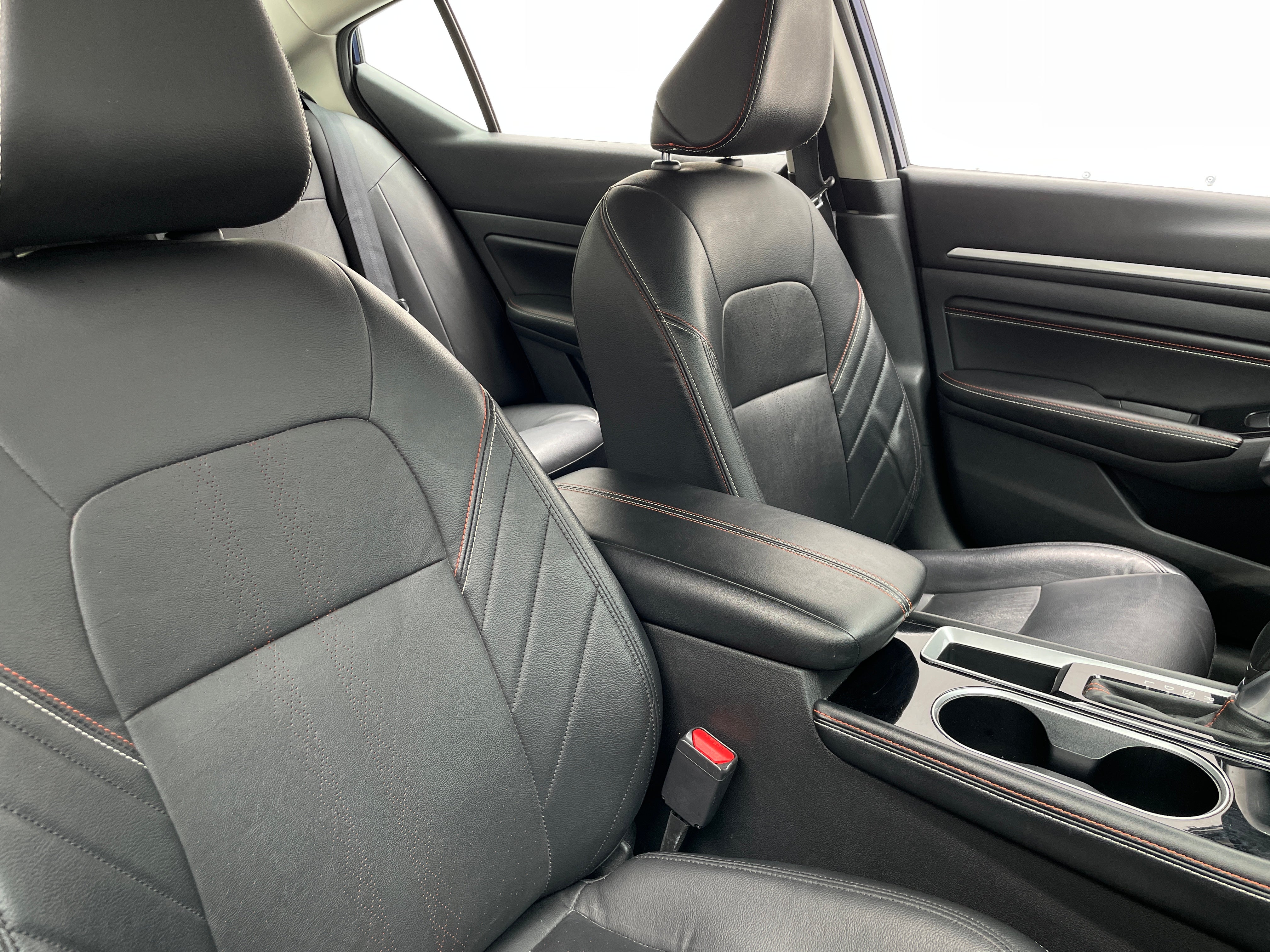 2023 Nissan Altima SR 2