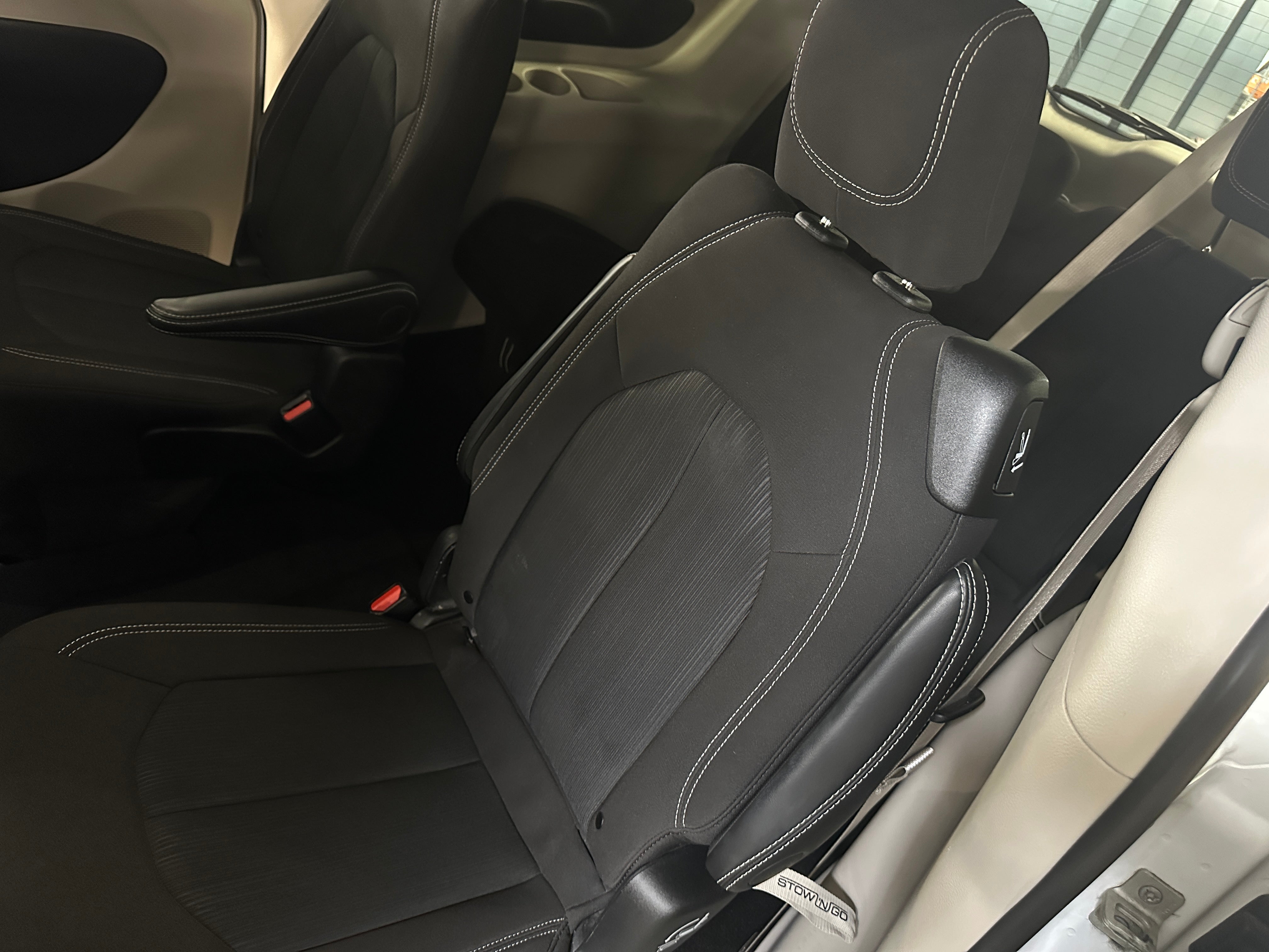 2024 Chrysler Voyager LX 6