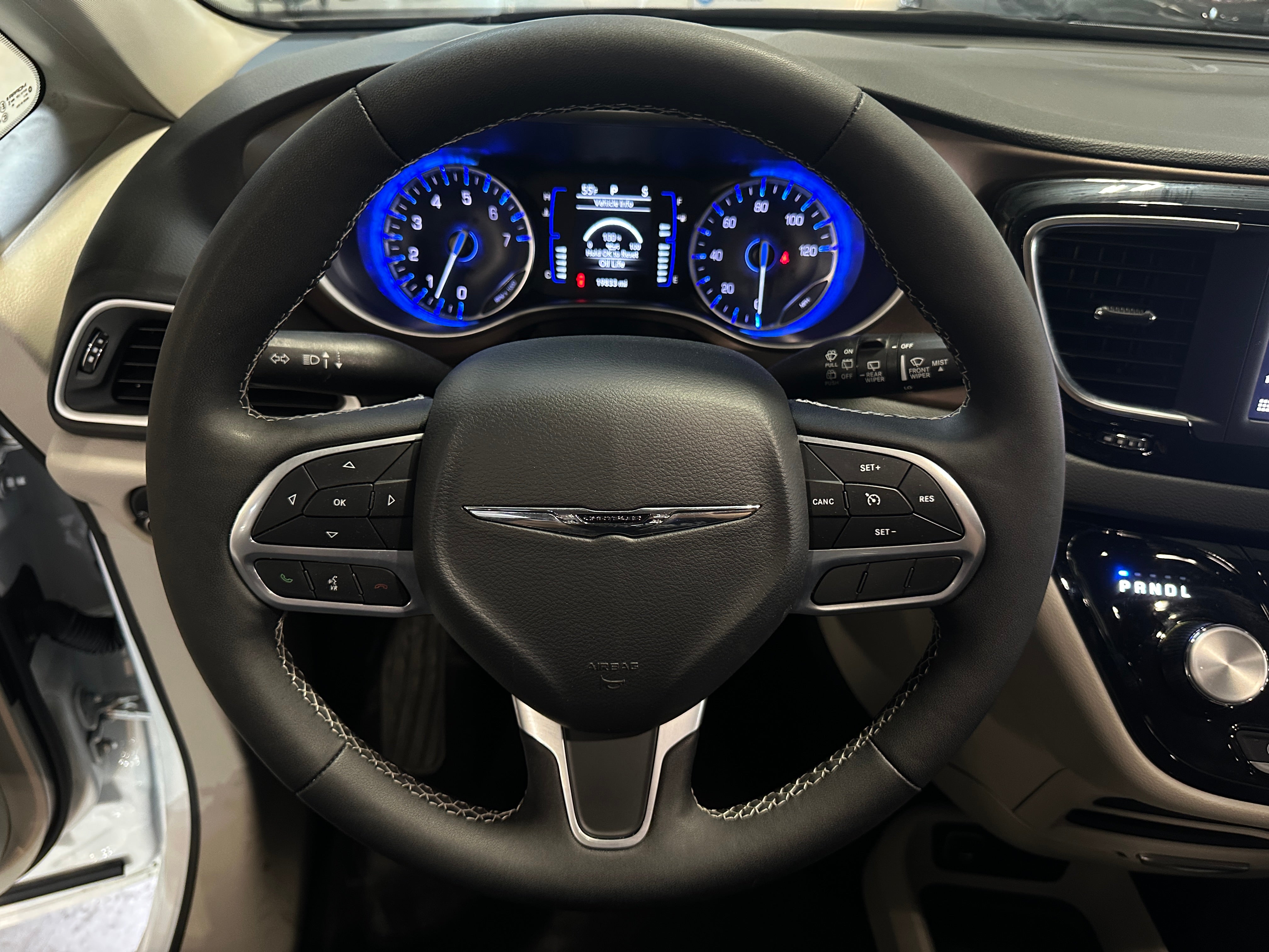 2024 Chrysler Voyager LX 5