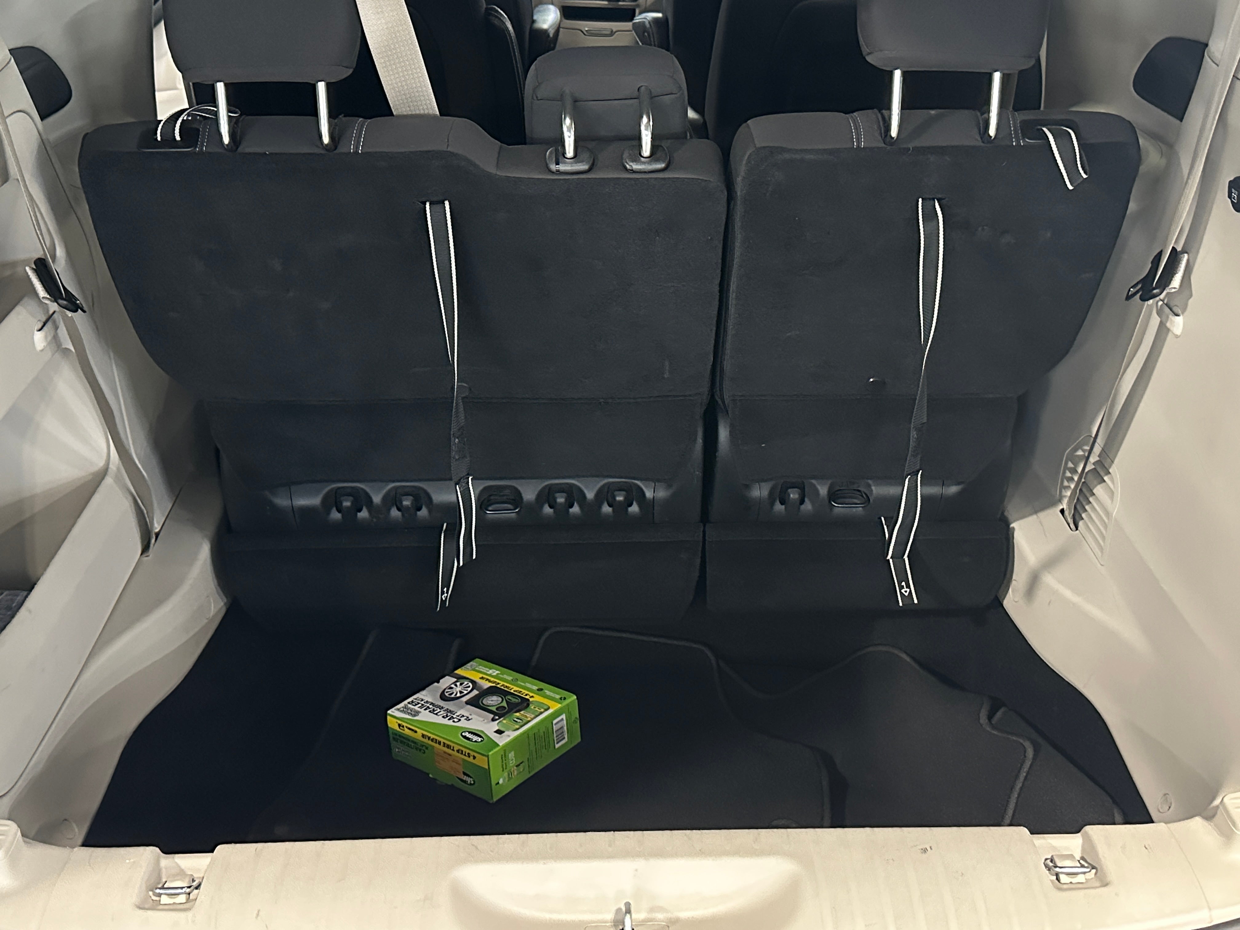 2024 Chrysler Voyager LX 7