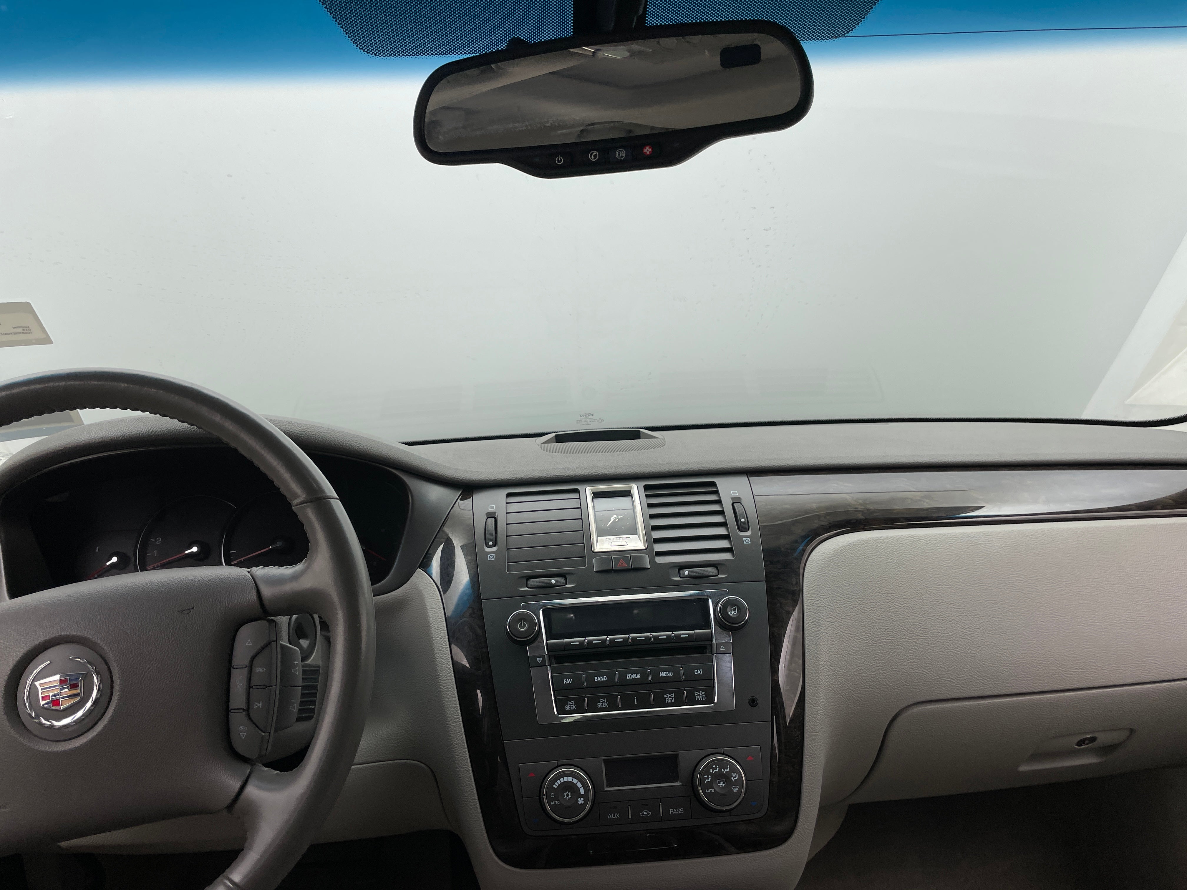 2010 Cadillac DTS Base 2