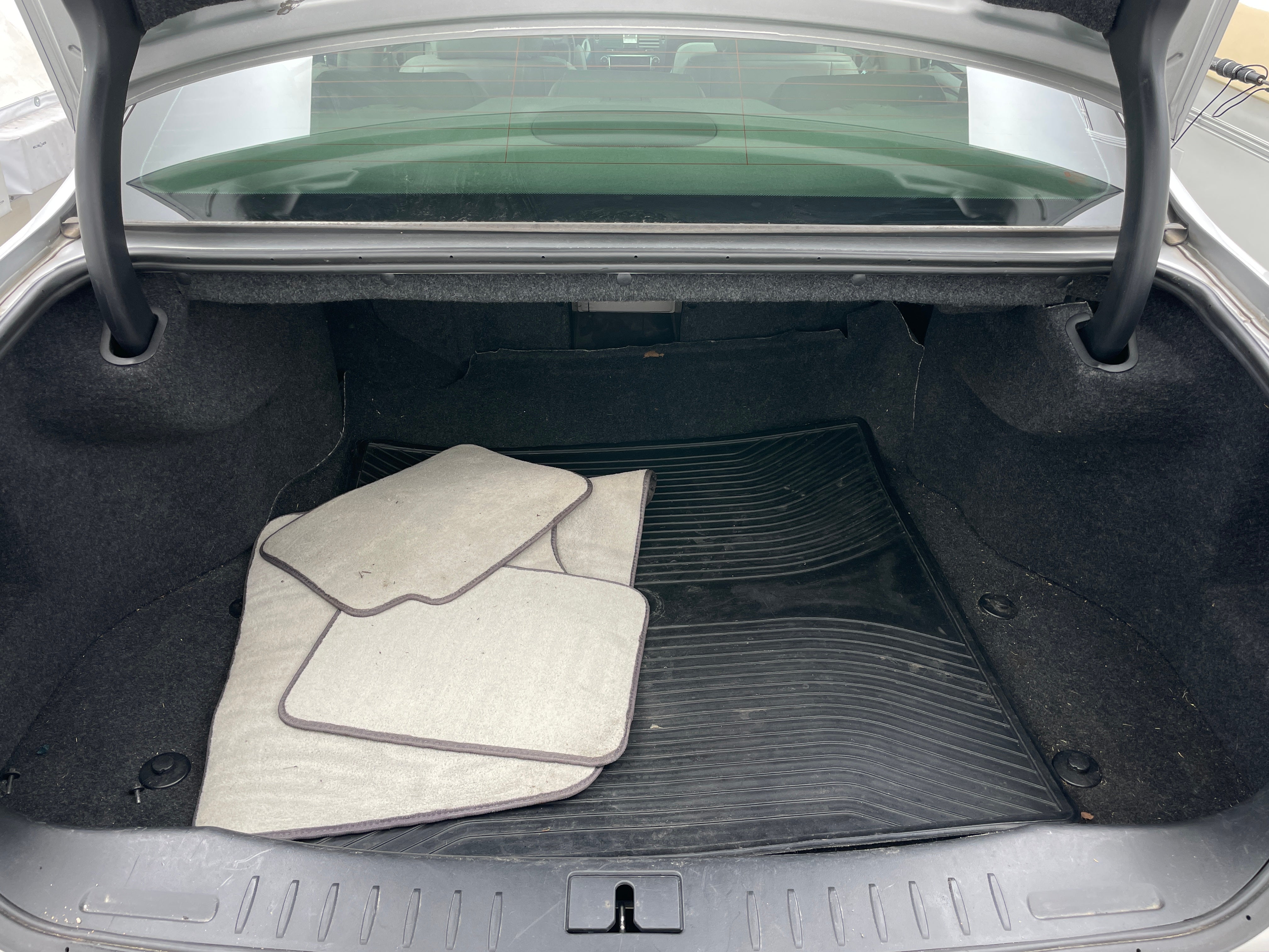 2010 Cadillac DTS Base 6