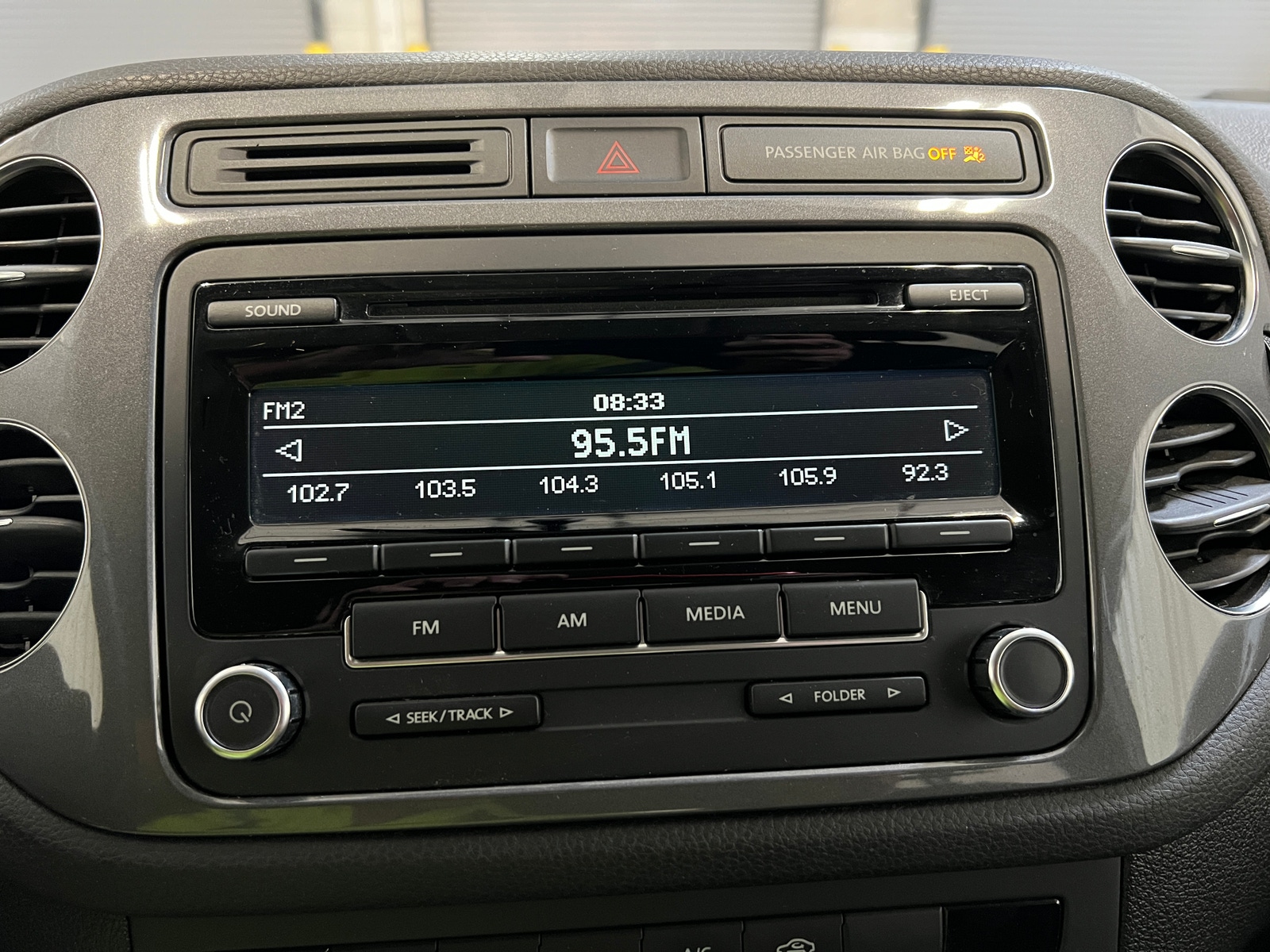 Thumbnail: 2013 Volkswagen Tiguan - 4