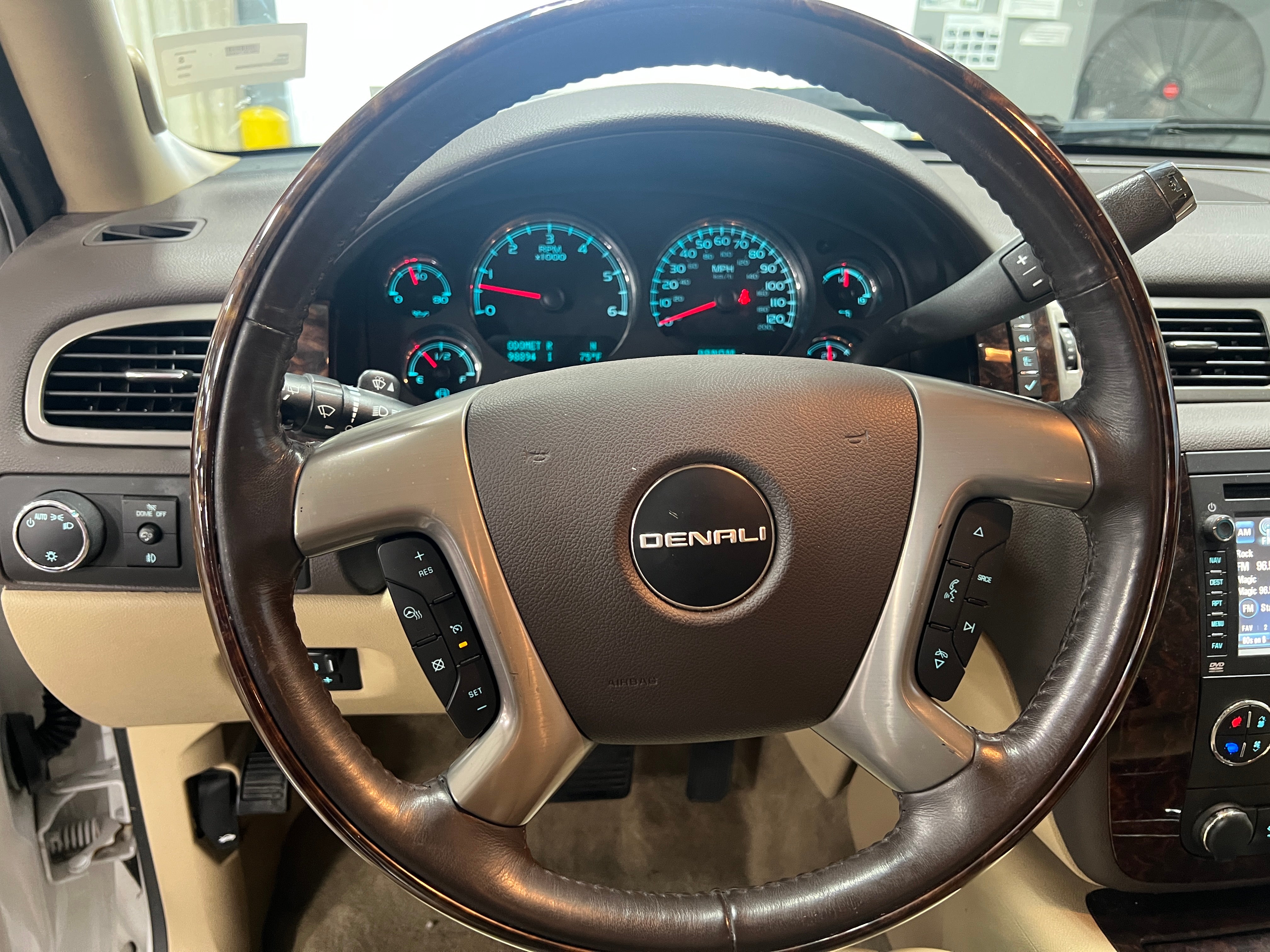 2013 GMC Yukon Denali 4