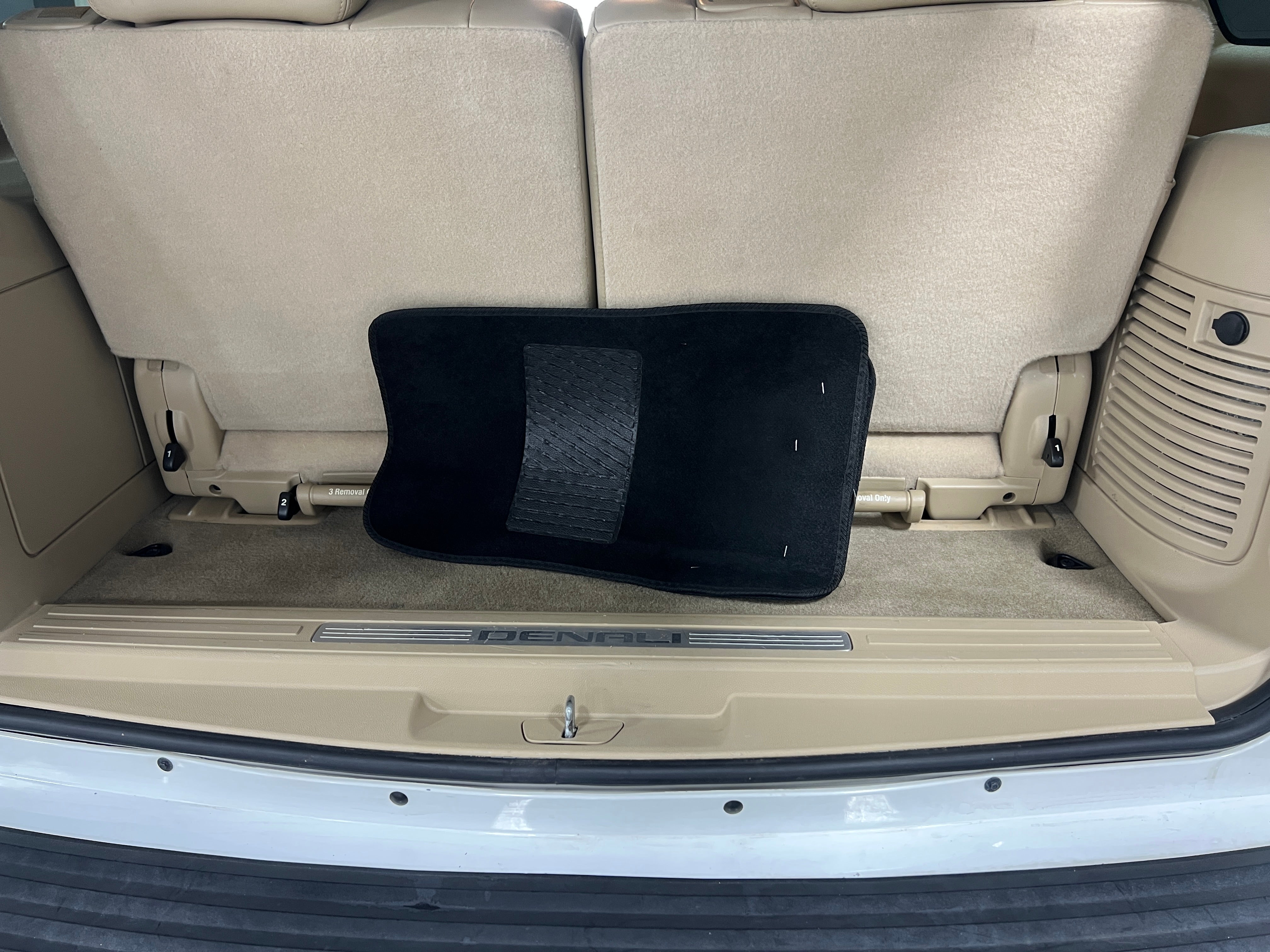 2013 GMC Yukon Denali 6