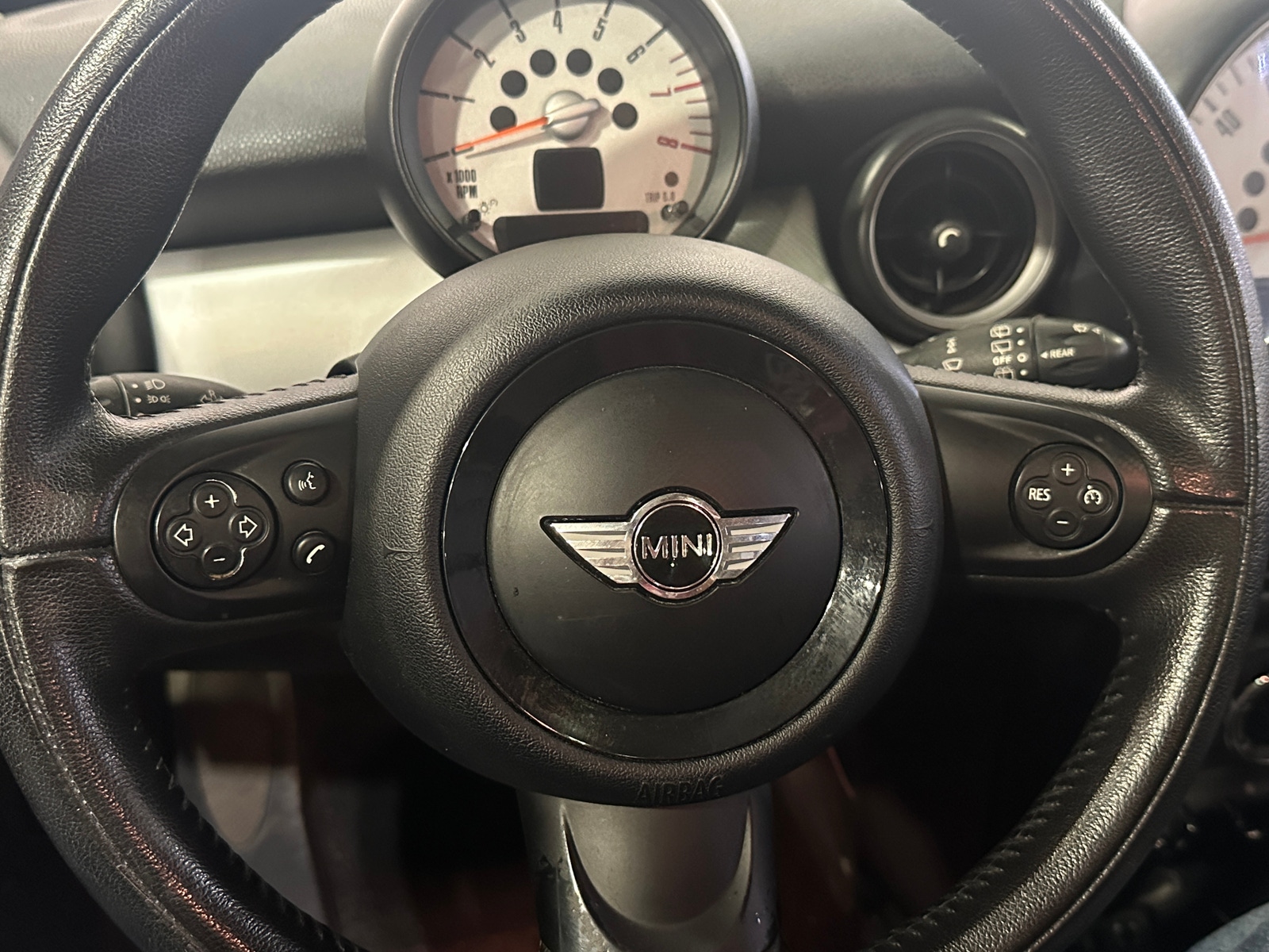 Thumbnail: 2013 MINI Cooper Hardtop - 4