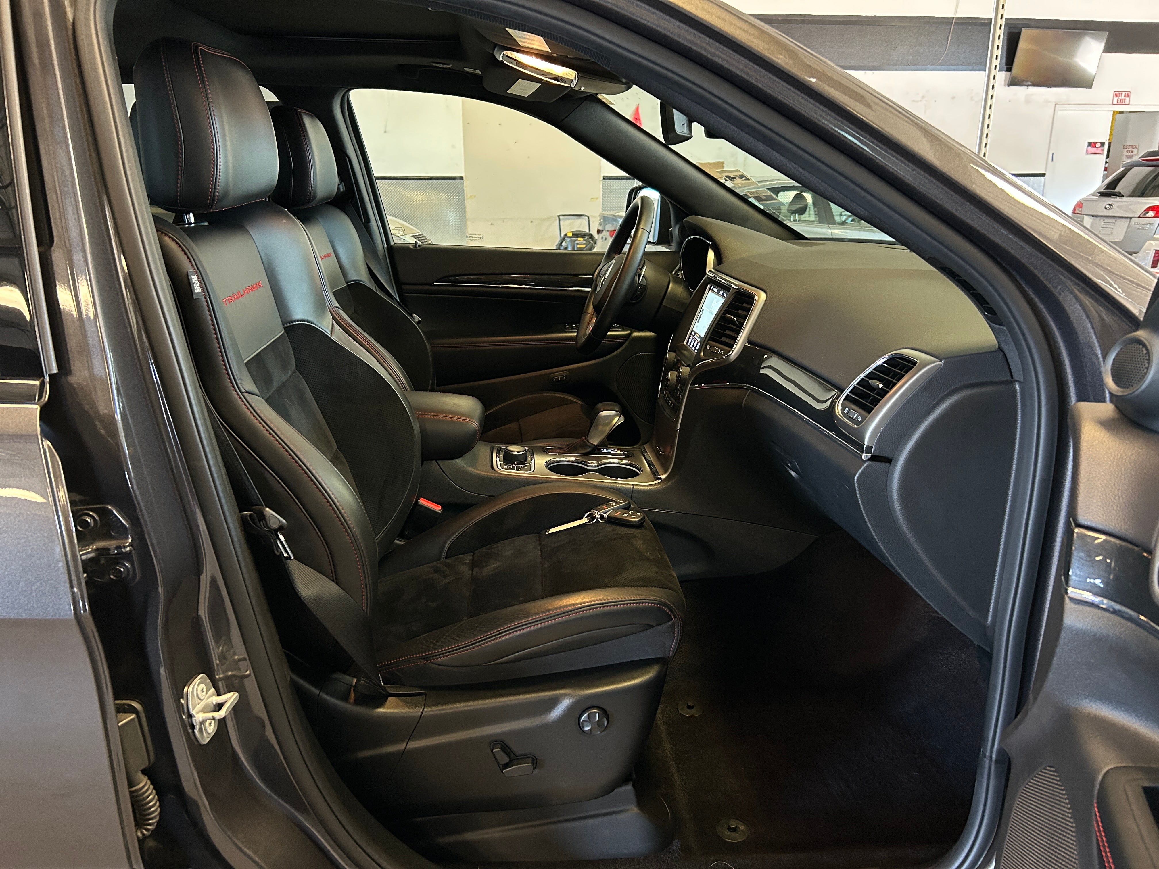 2018 Jeep Grand Cherokee Trailhawk 2