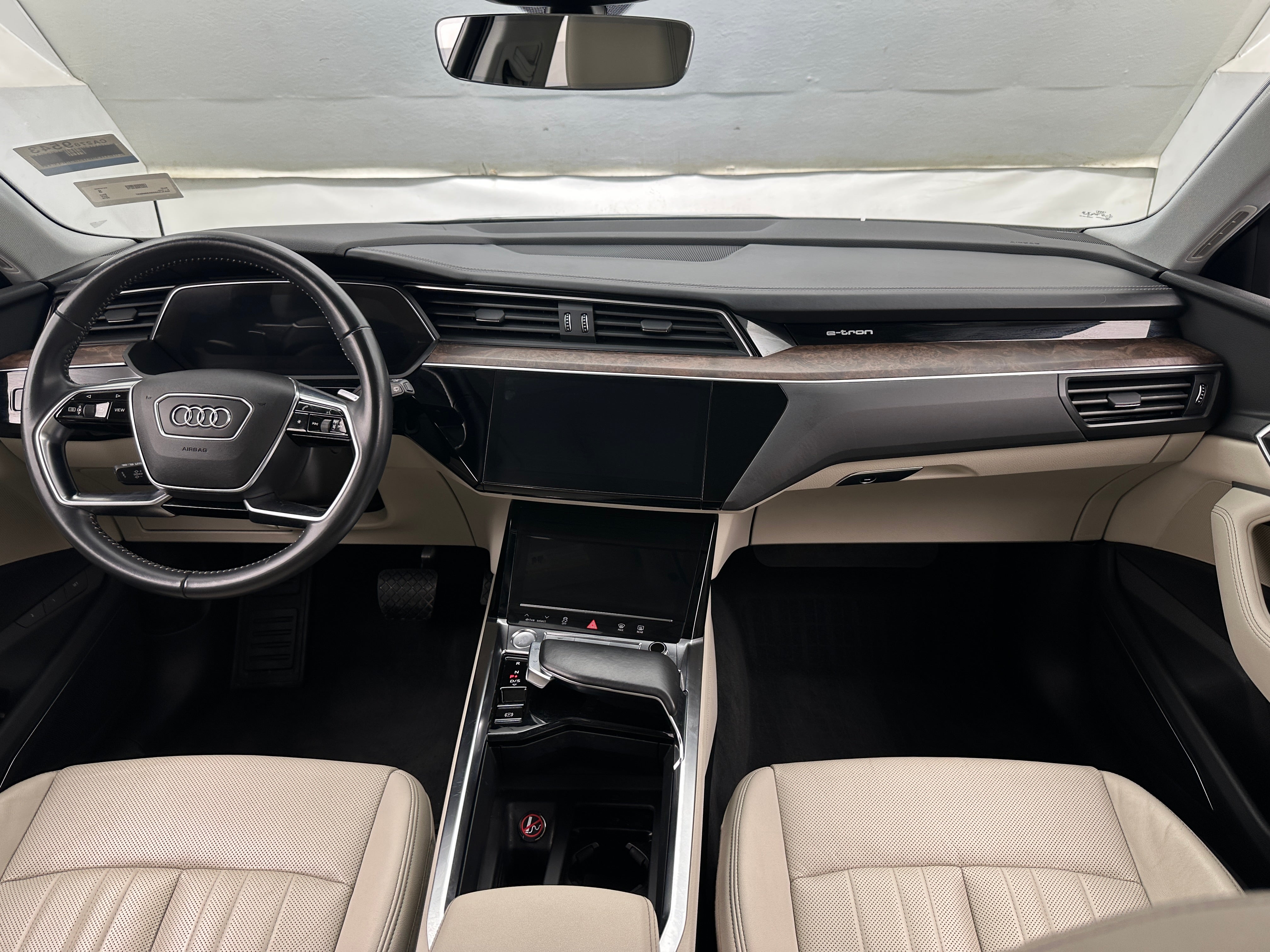 2019 Audi e-tron Premium Plus 2
