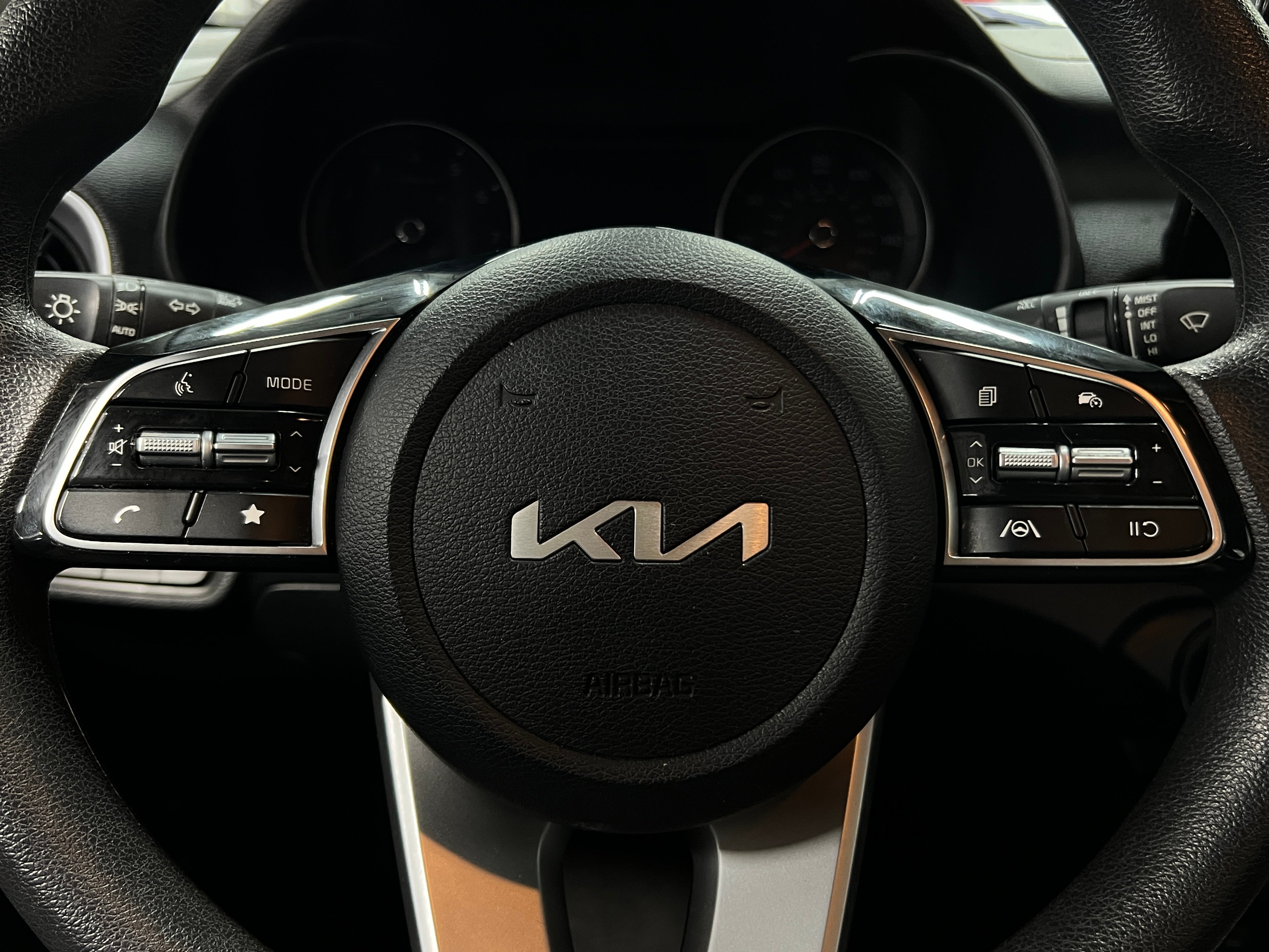 2024 Kia Forte LXS 5