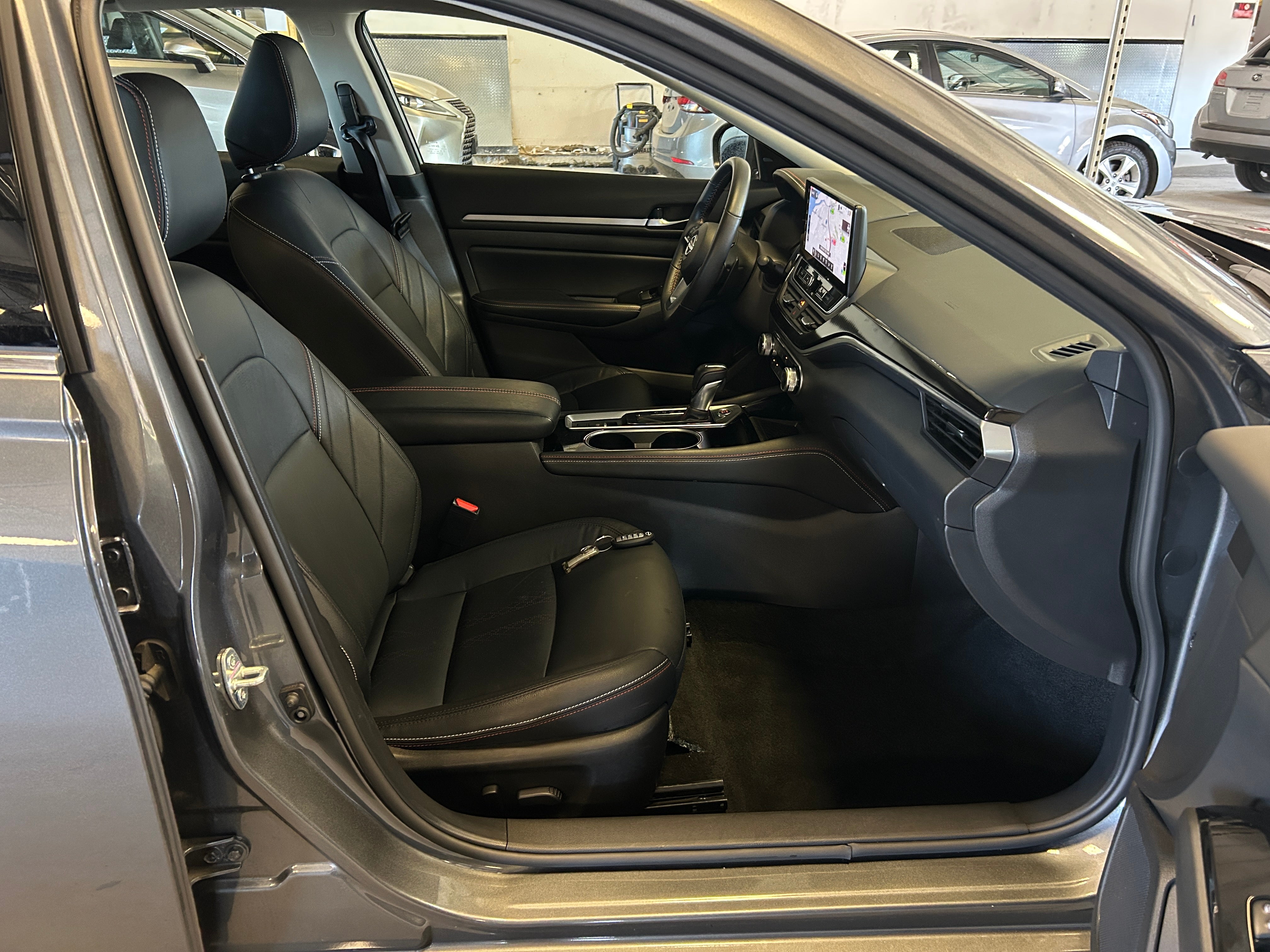 2024 Nissan Altima SR 2