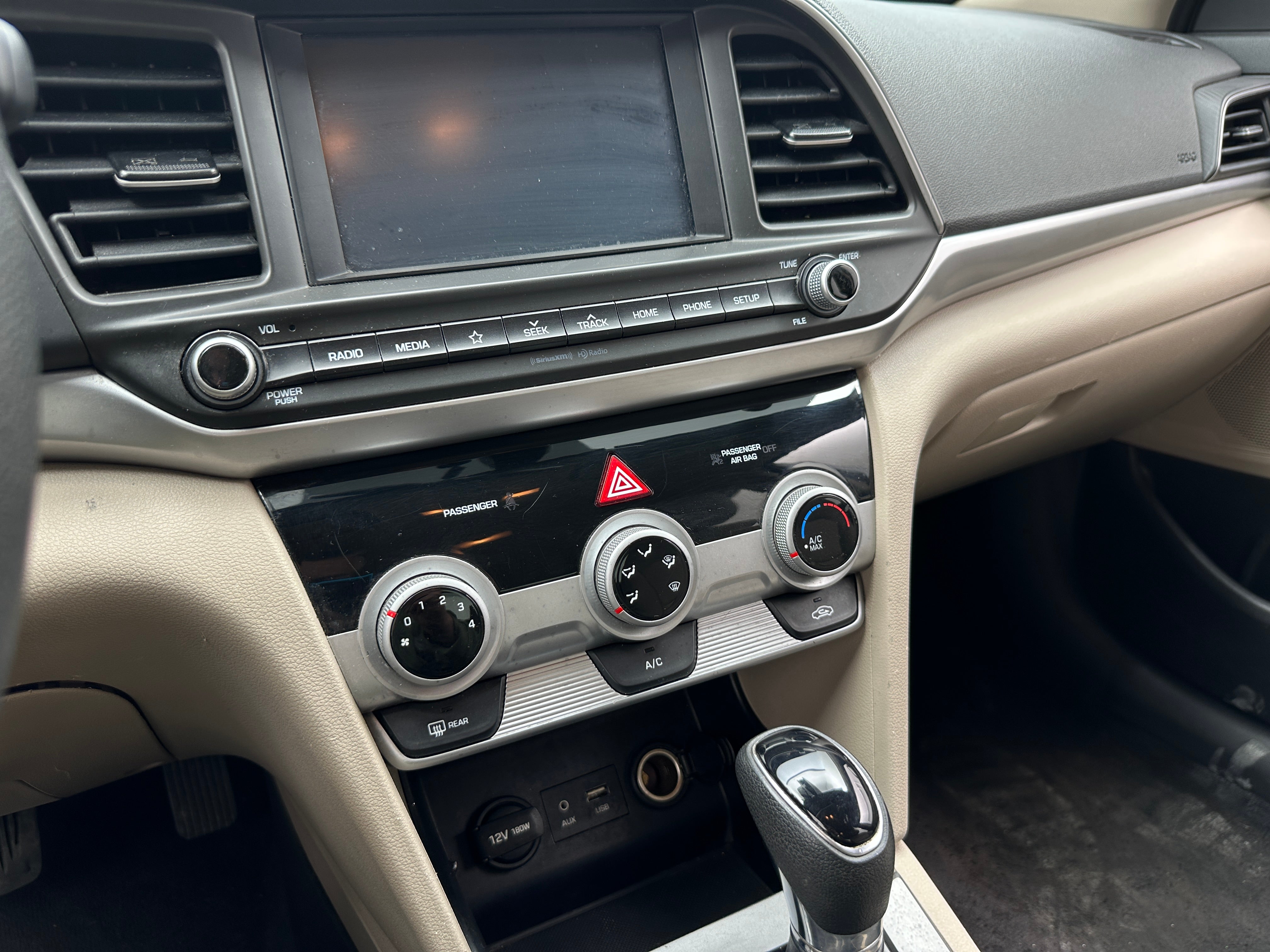 2019 Hyundai Elantra SEL 4